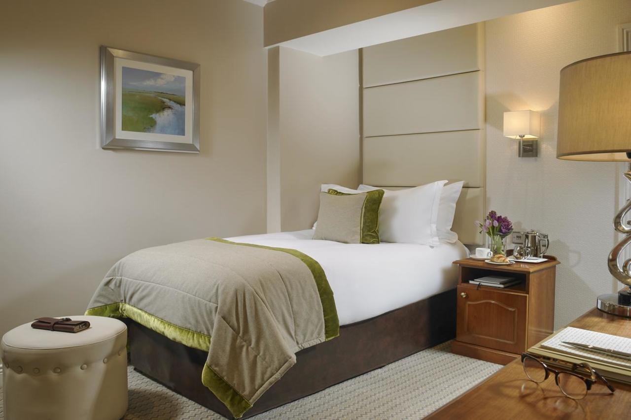 Buswells Hotel 3*