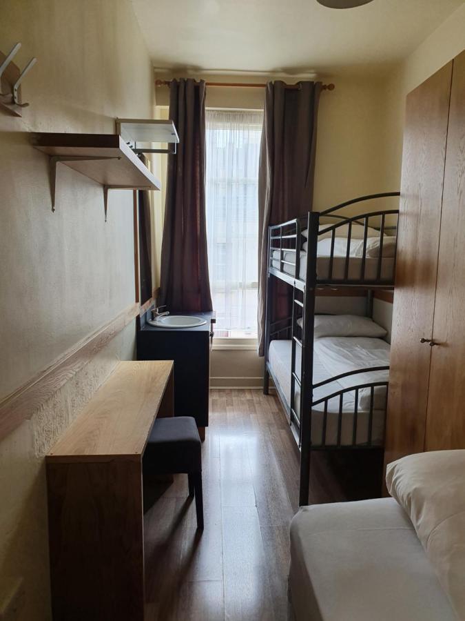 Pillar Guest house *