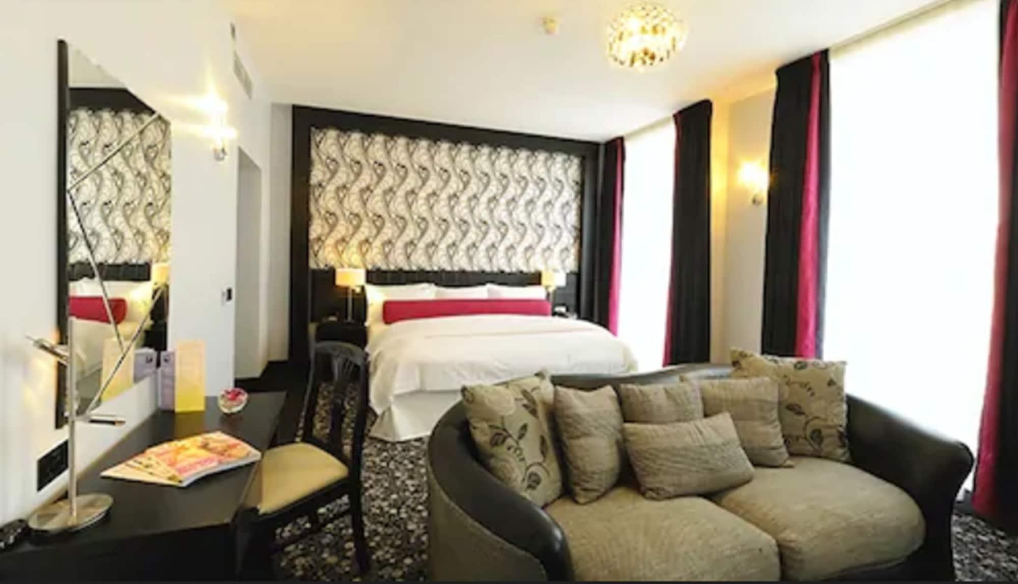 Hampton 4*