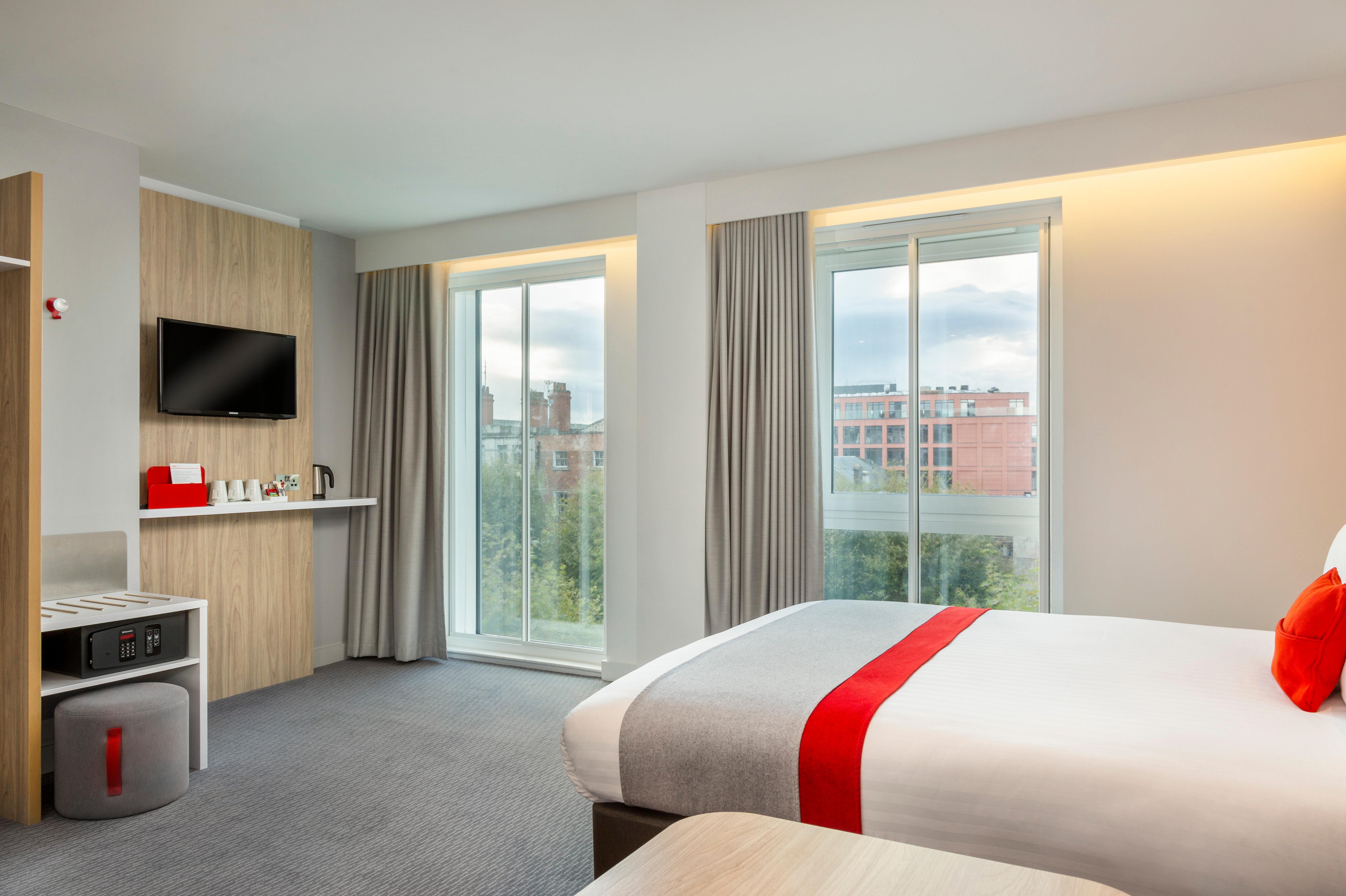 Hotel Express Centre By Ihg 3*
