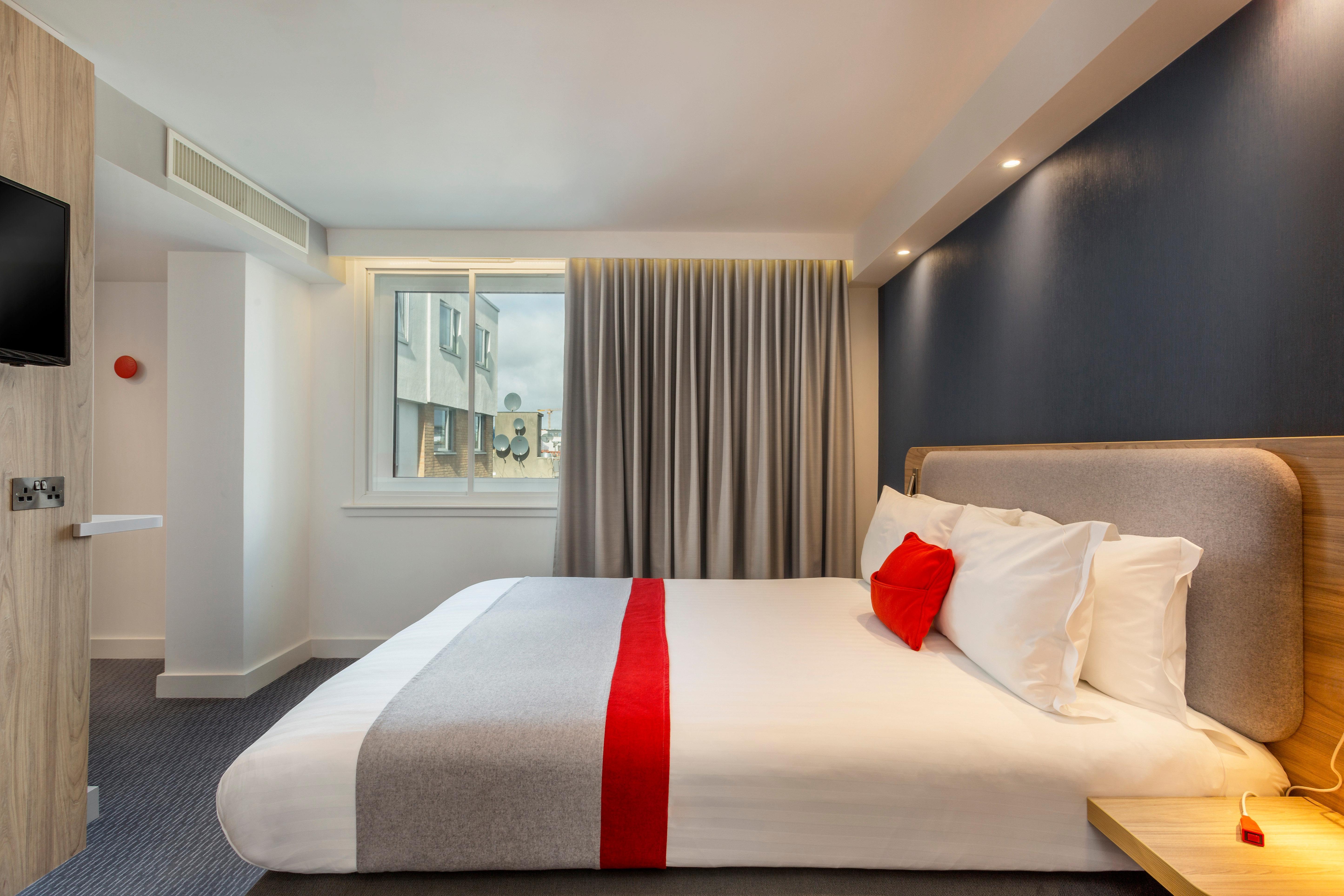 Express Centre By Ihg Hotel 3*