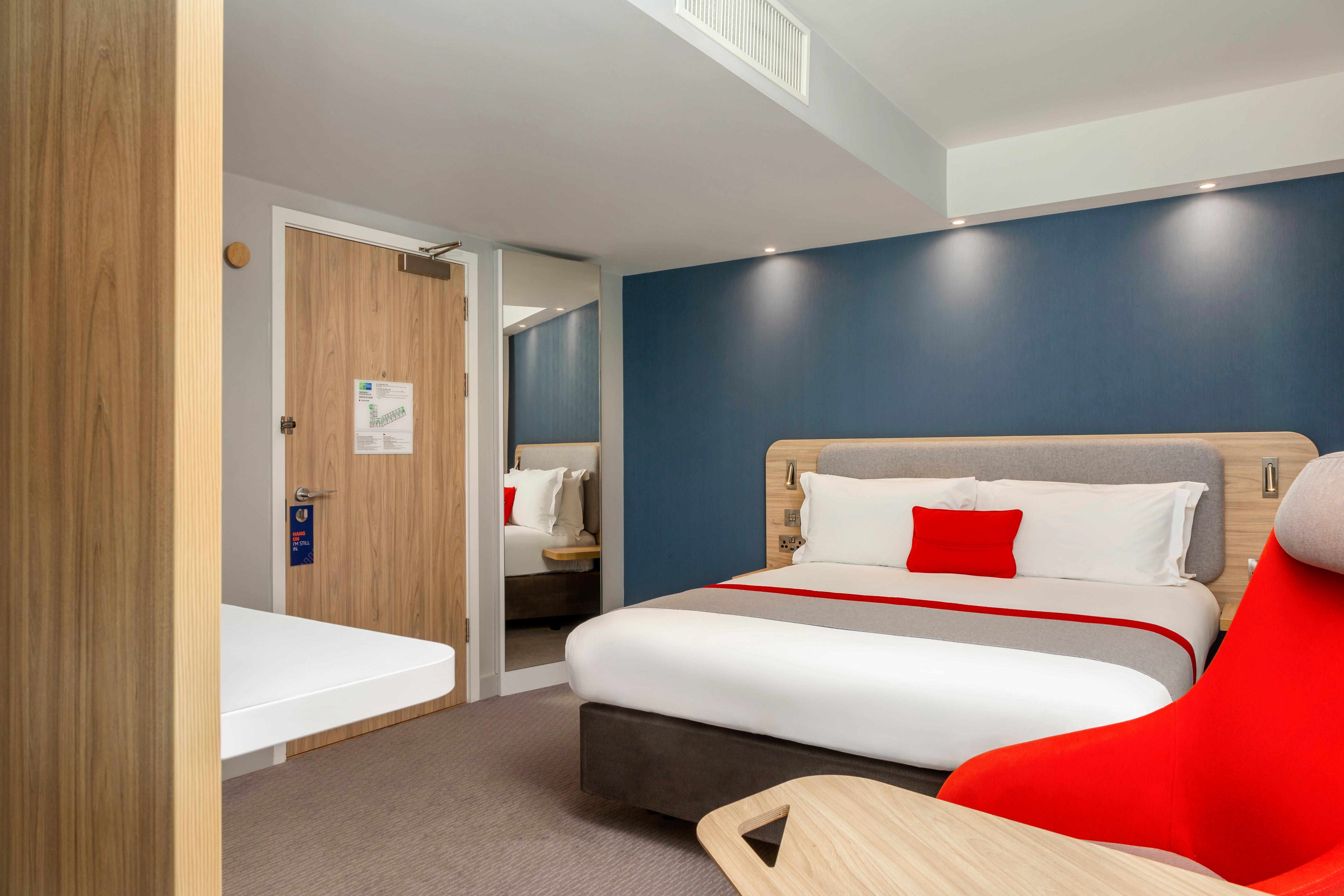 Hotel Express Centre By Ihg 3*