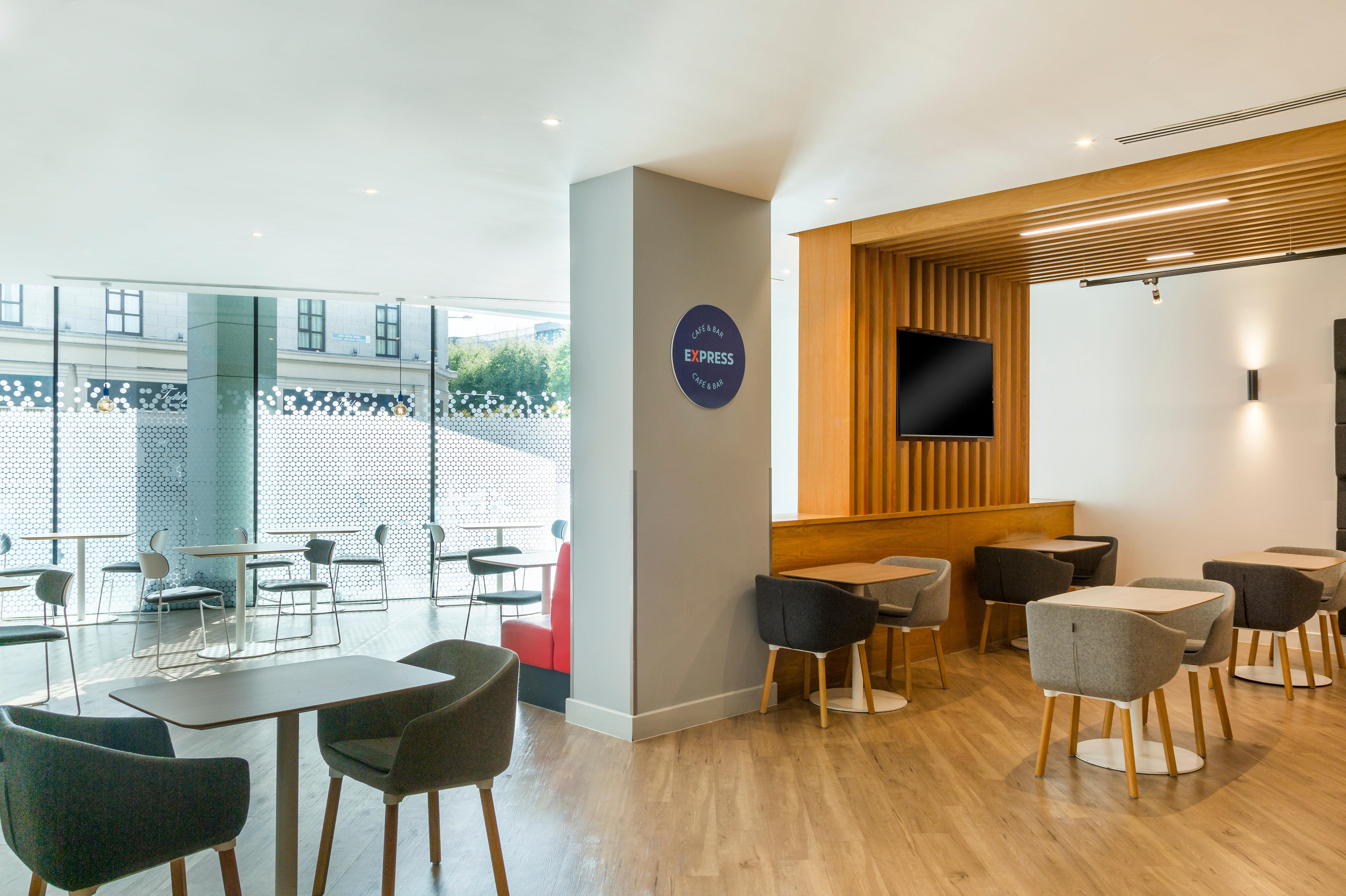 Express Centre By Ihg Hotel 3*