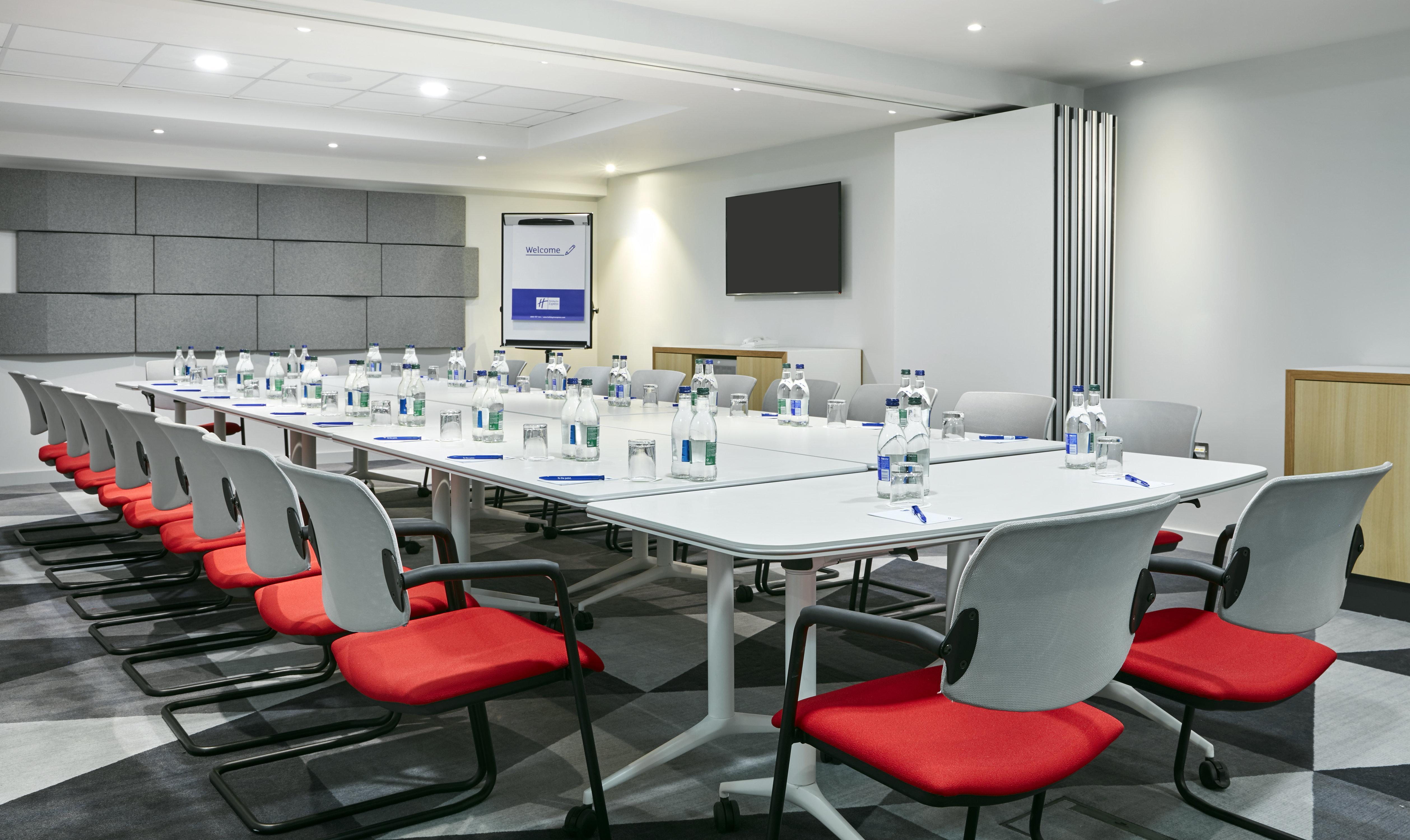 Hotel Express Centre By Ihg