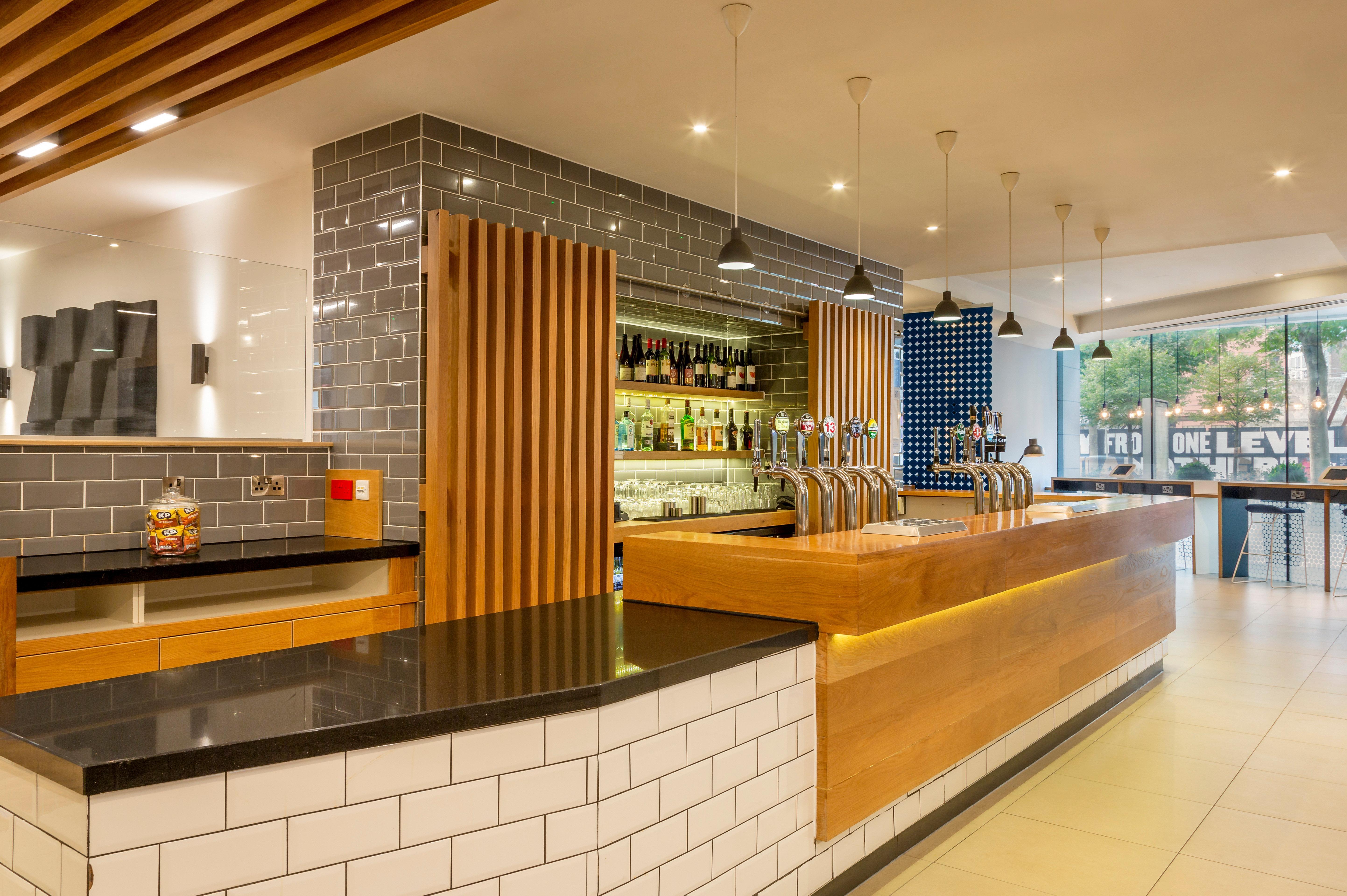 Express Centre By Ihg 3*
