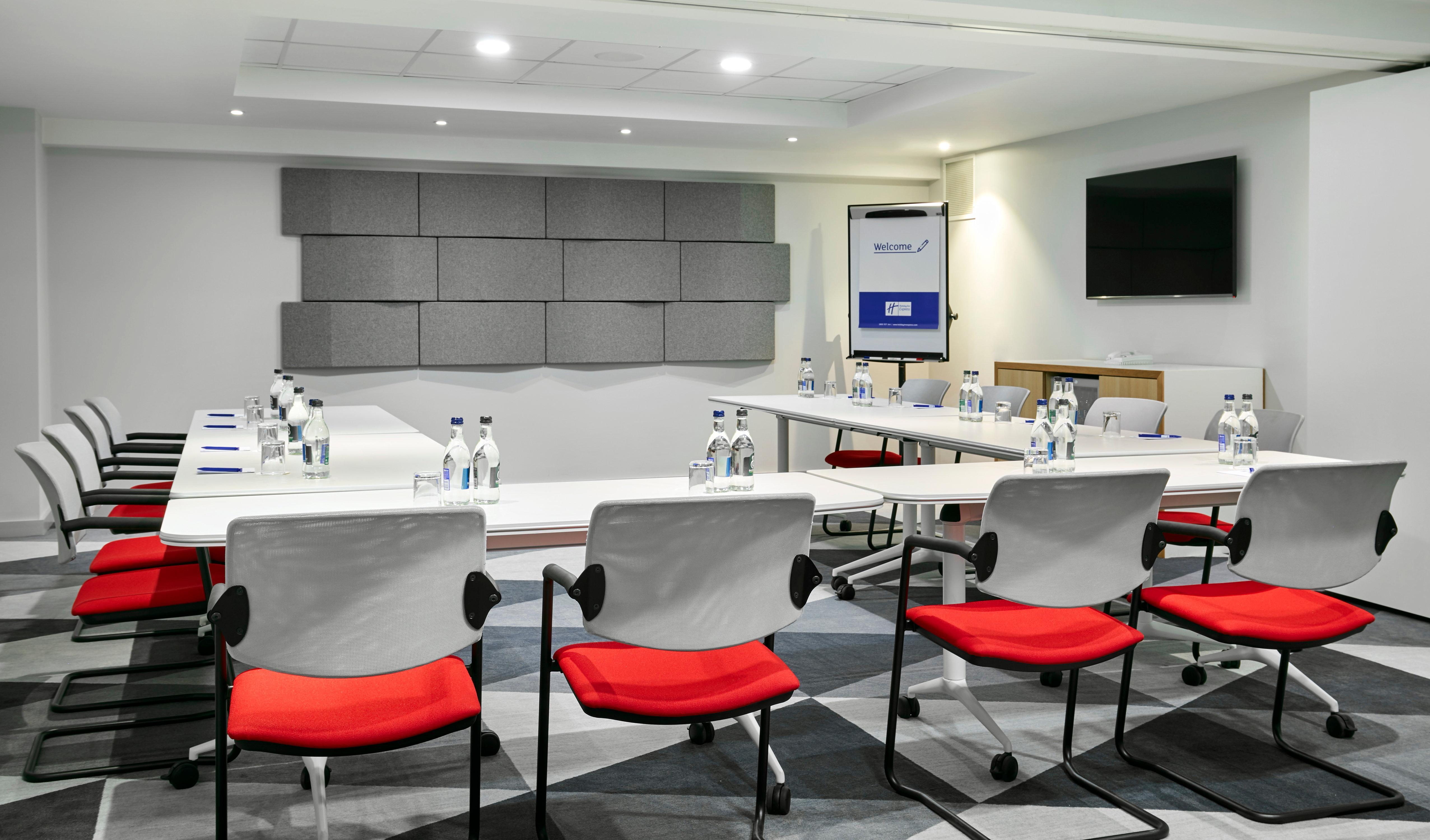 Hotel Express Centre By Ihg 3*
