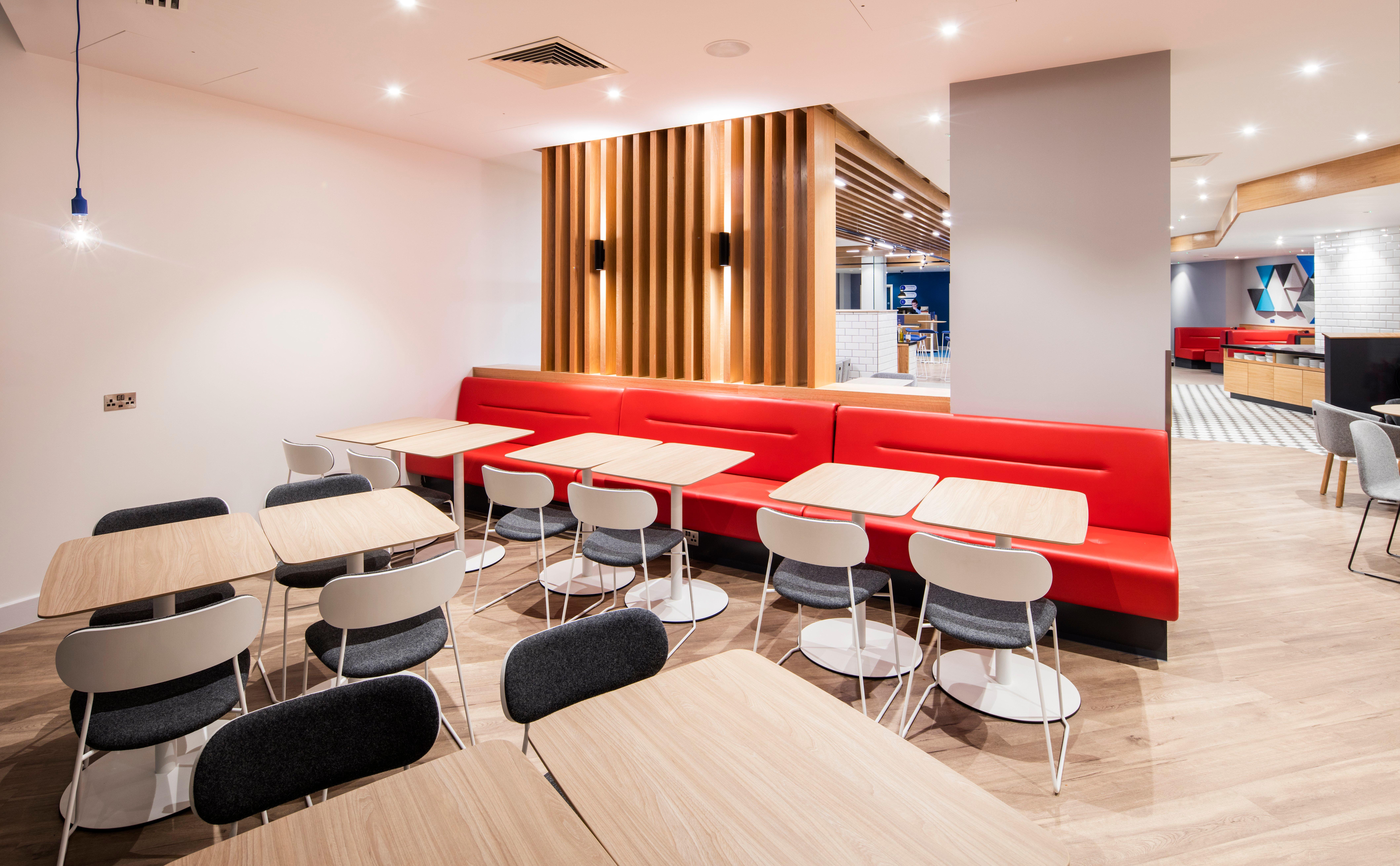Express Centre By Ihg Hotel 3*