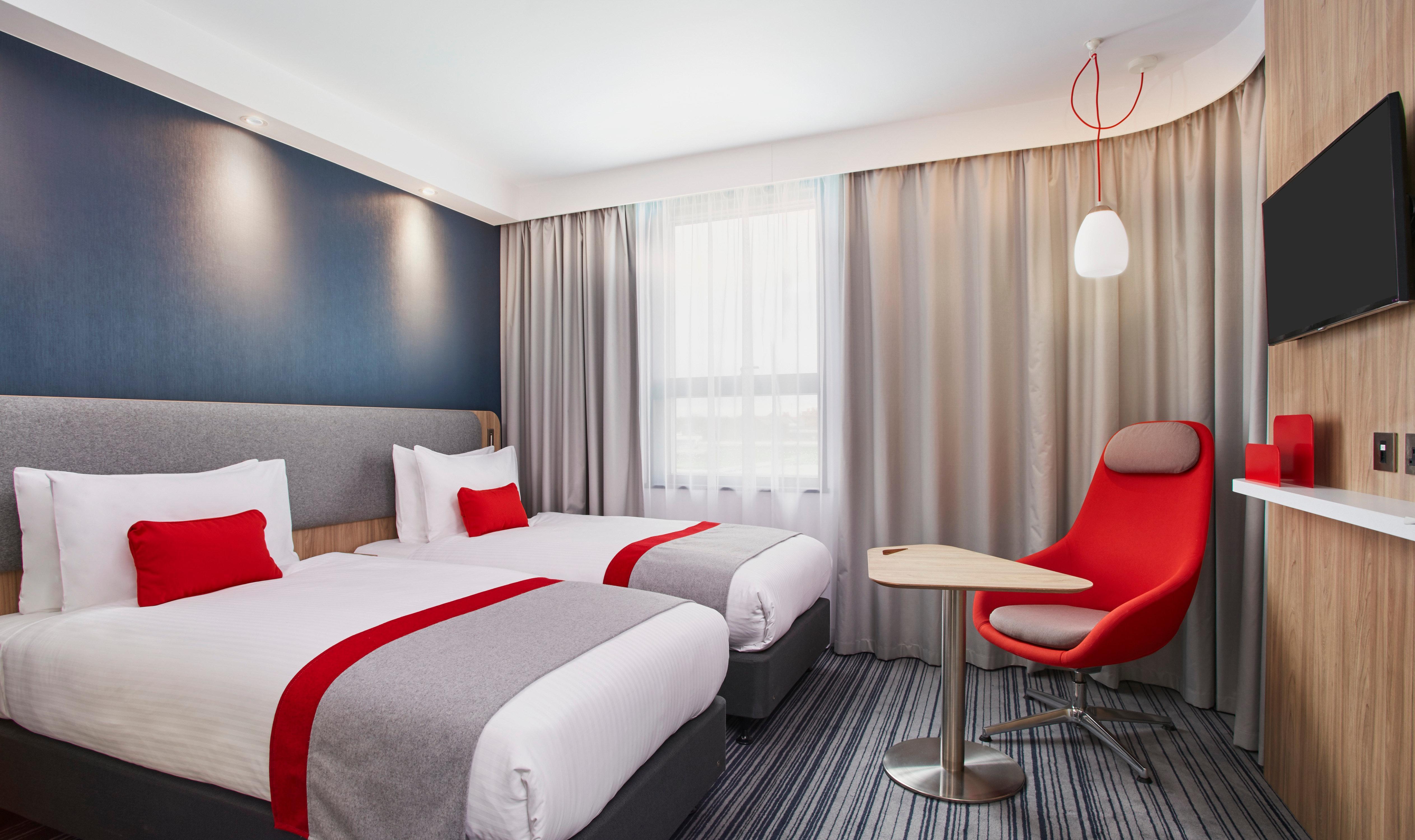 Hotel Express Centre By Ihg 3*