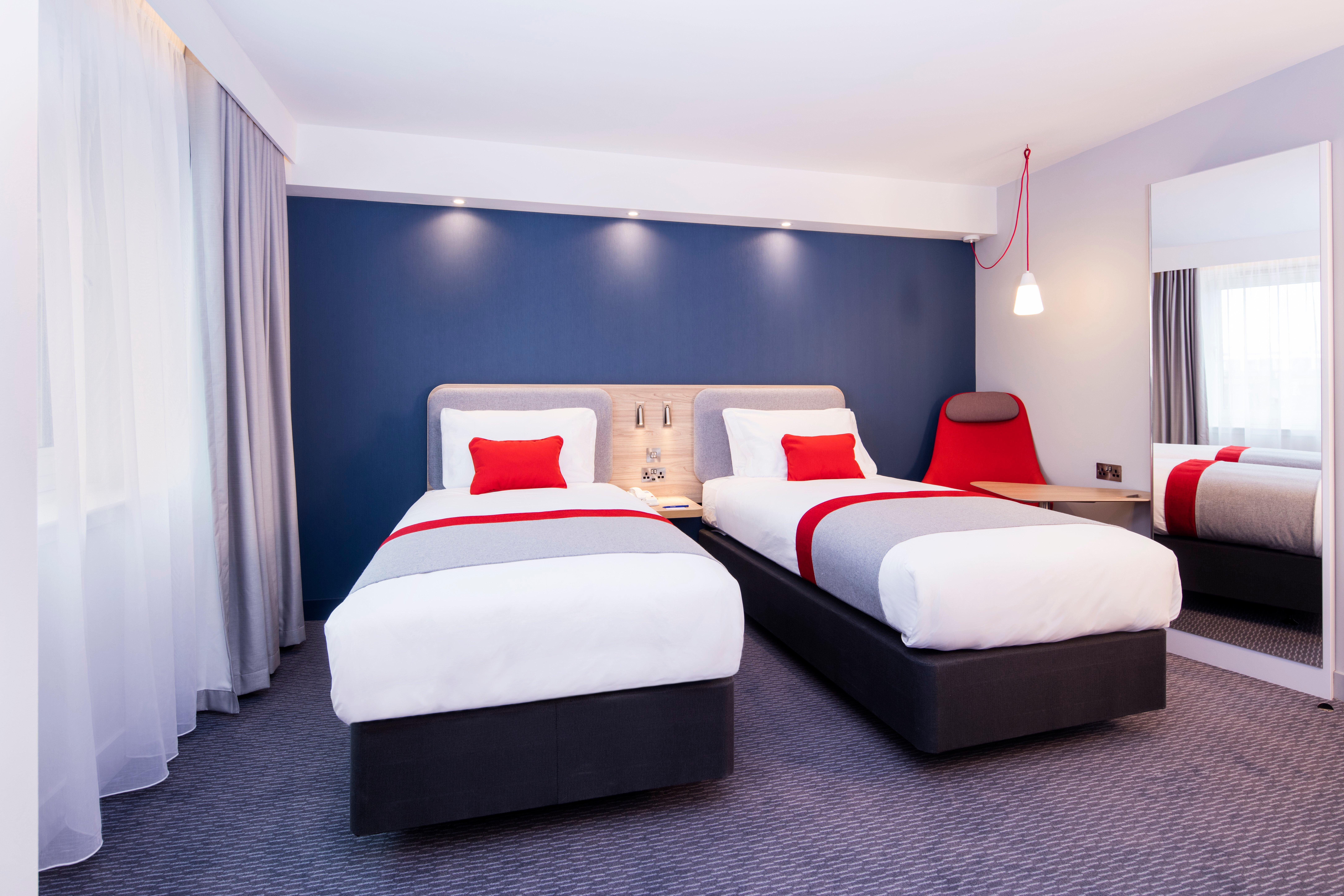 Express Centre By Ihg Hotel 3*