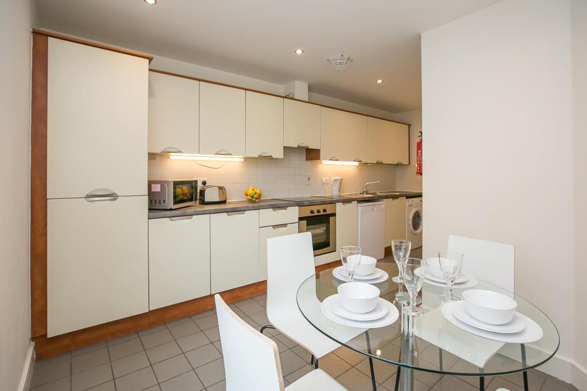 Parnell Corner Apartment *