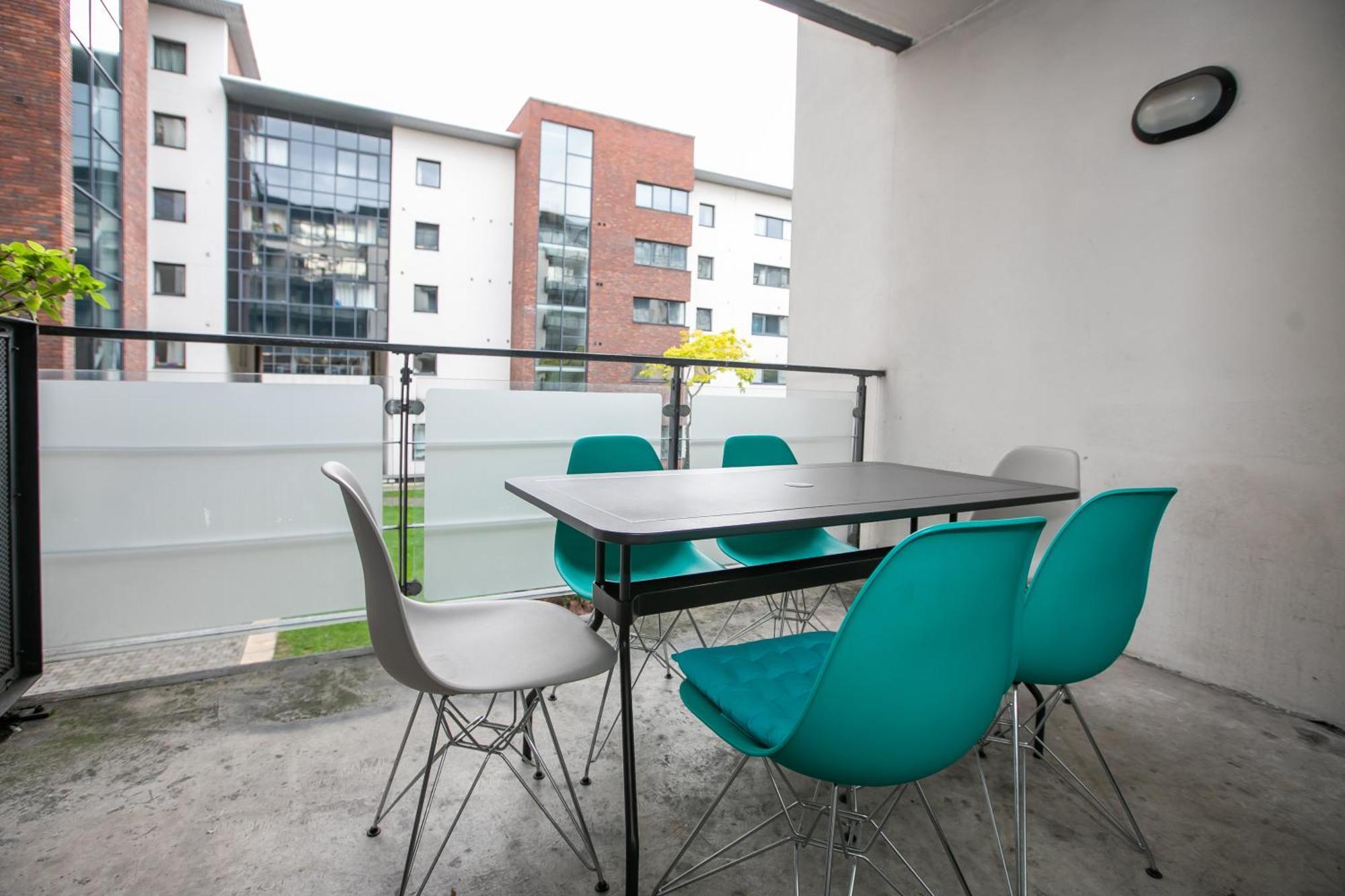Ifsc Townhouse Apartments