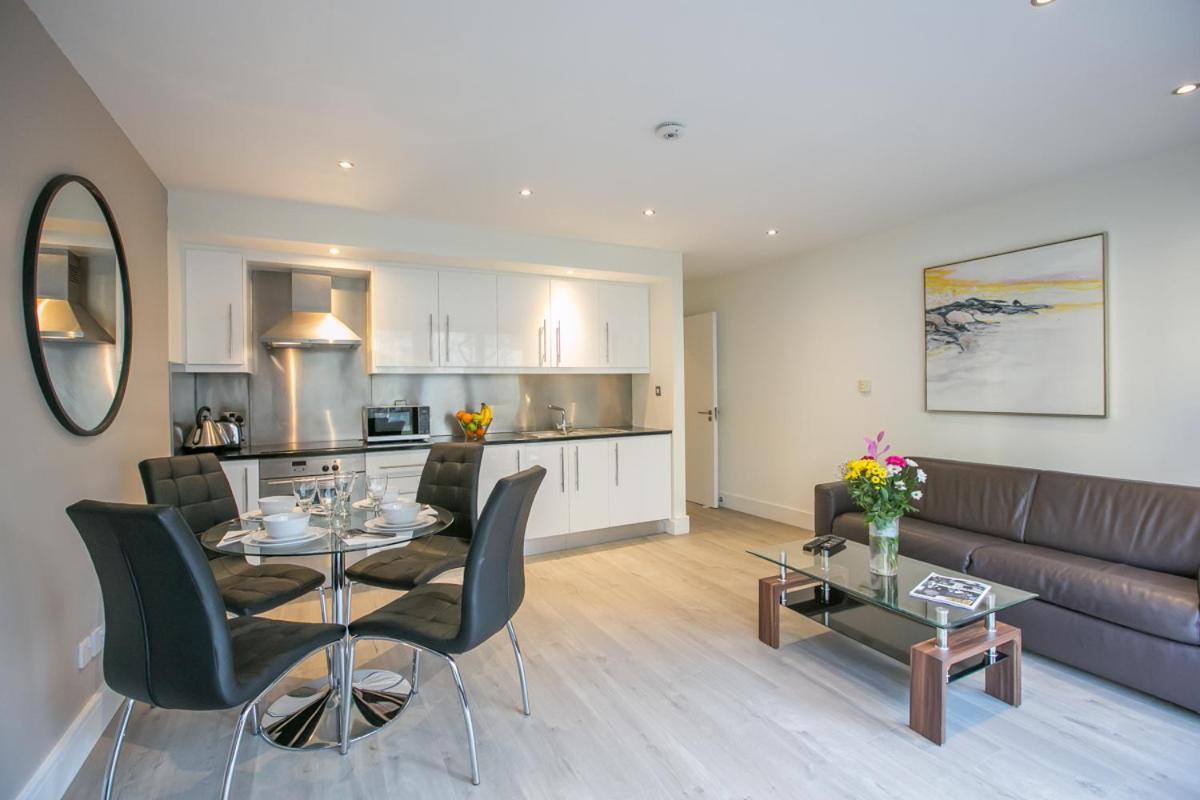 Apartment Ifsc Townhouse Apartments *