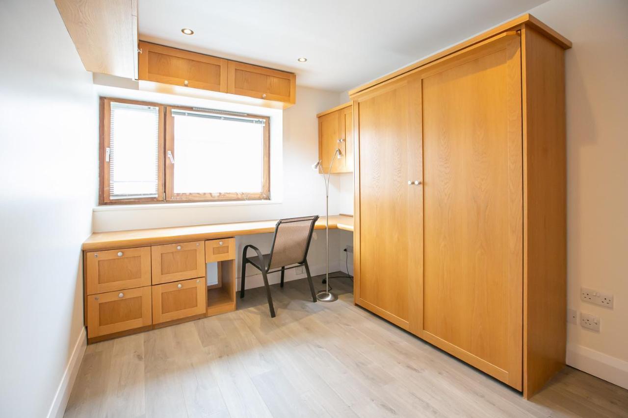 Ifsc Townhouse Apartments