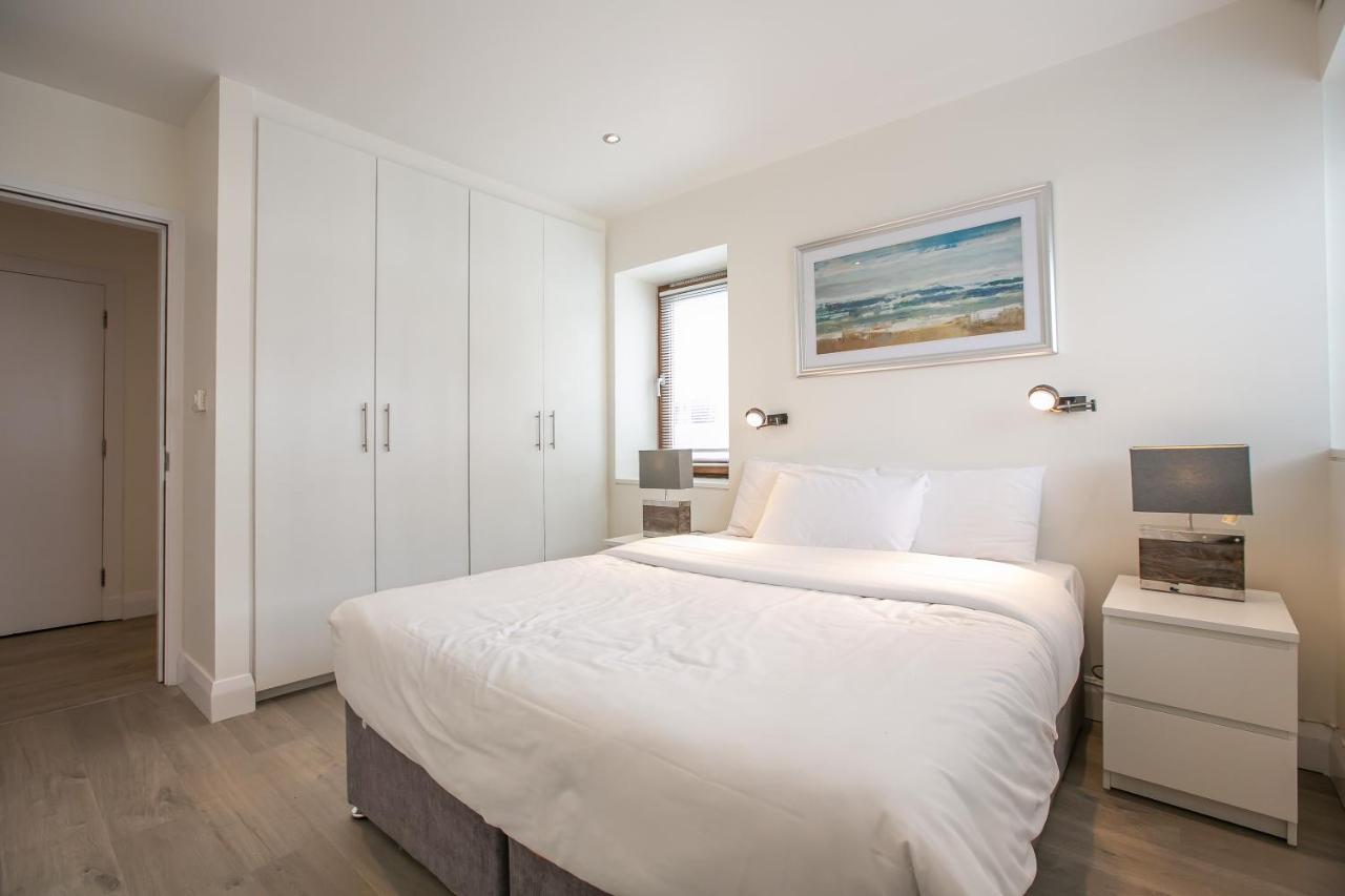 Apartment Ifsc Townhouse Apartments