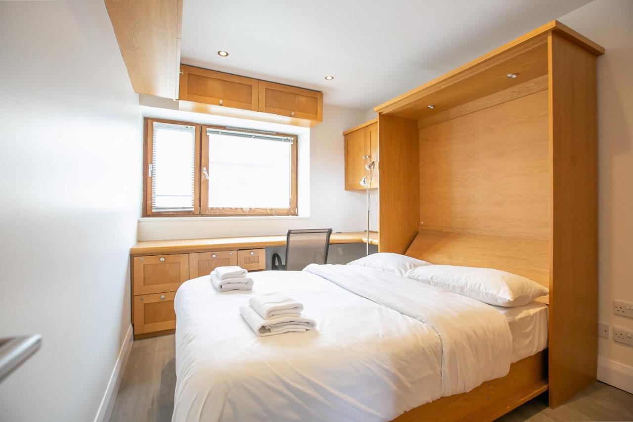 Ifsc Townhouse Apartments *