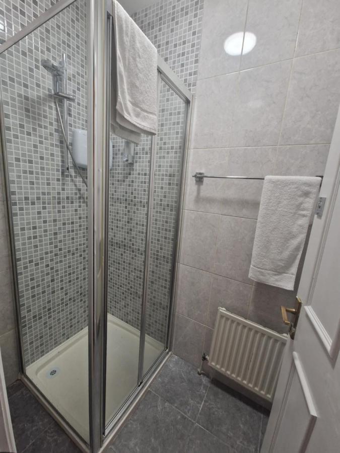Lyndon Guest house *