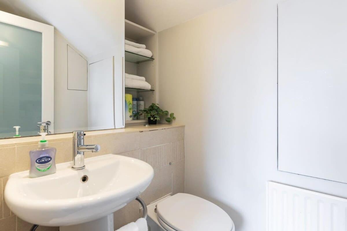 Holiday home Location 2 Bedroom 2 Bathroom Fast Wifi Dublin