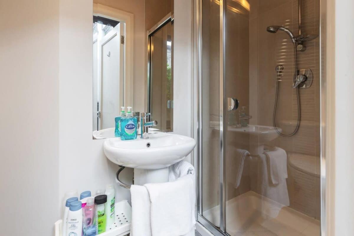 Location 2 Bedroom 2 Bathroom Fast Wifi Holiday home *