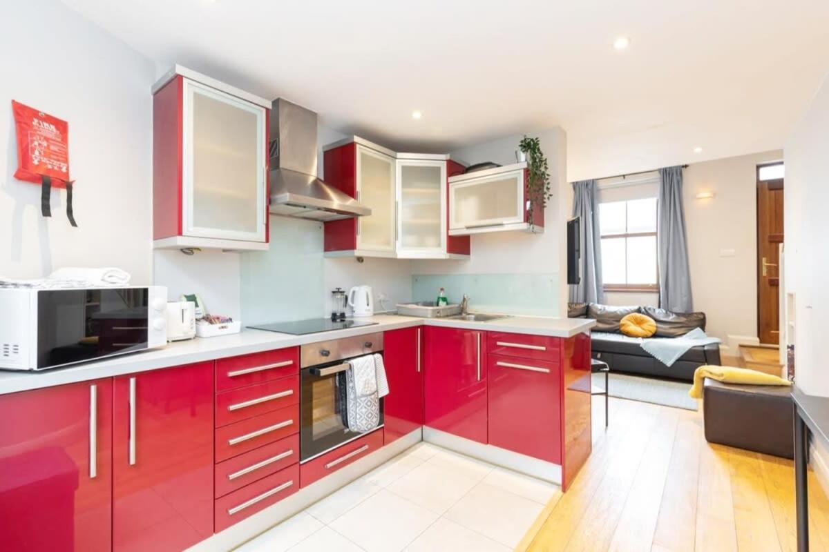 Location 2 Bedroom 2 Bathroom Fast Wifi *