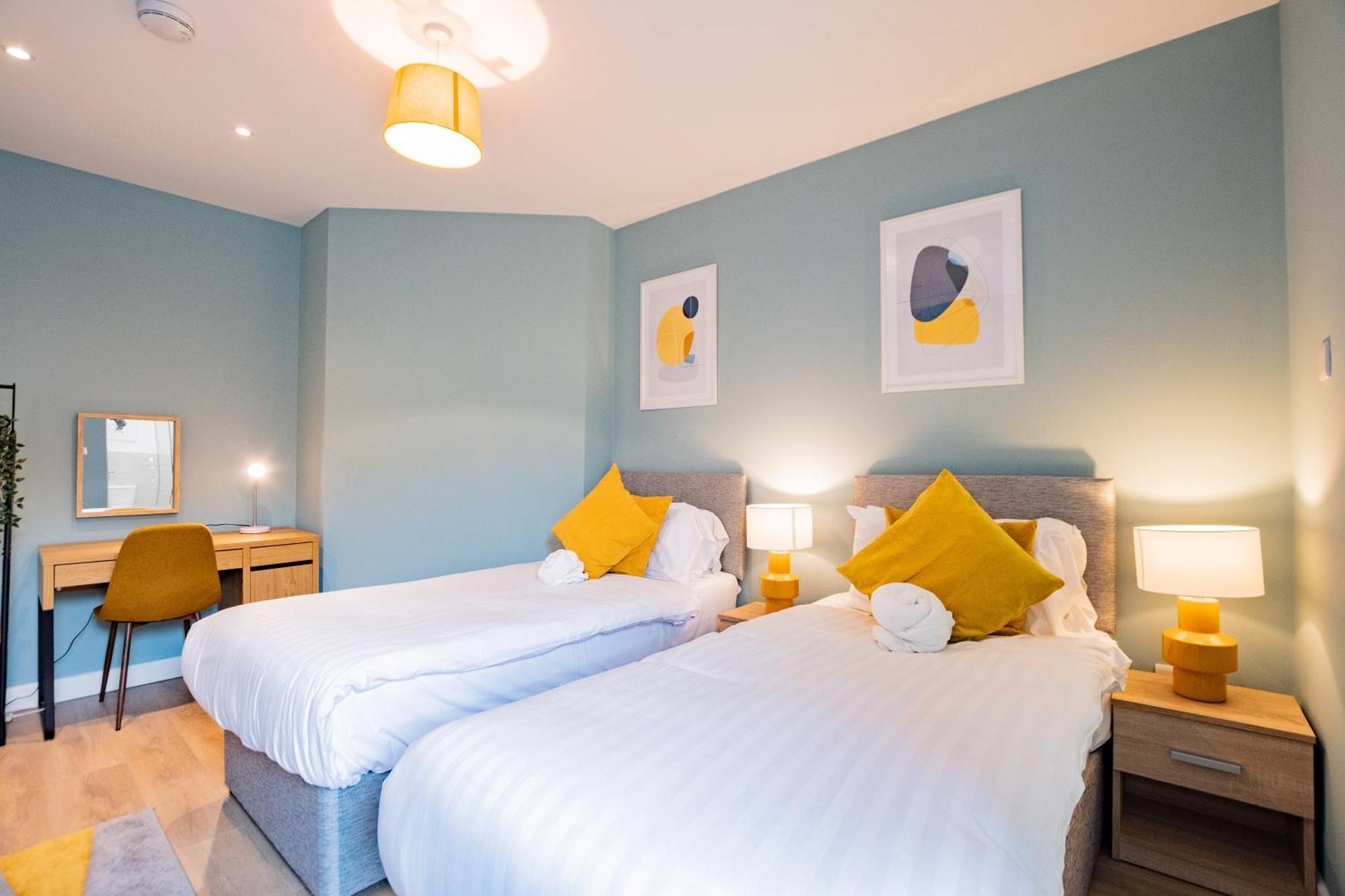 The Large Group House -sleeps 21 Vakantiehuis