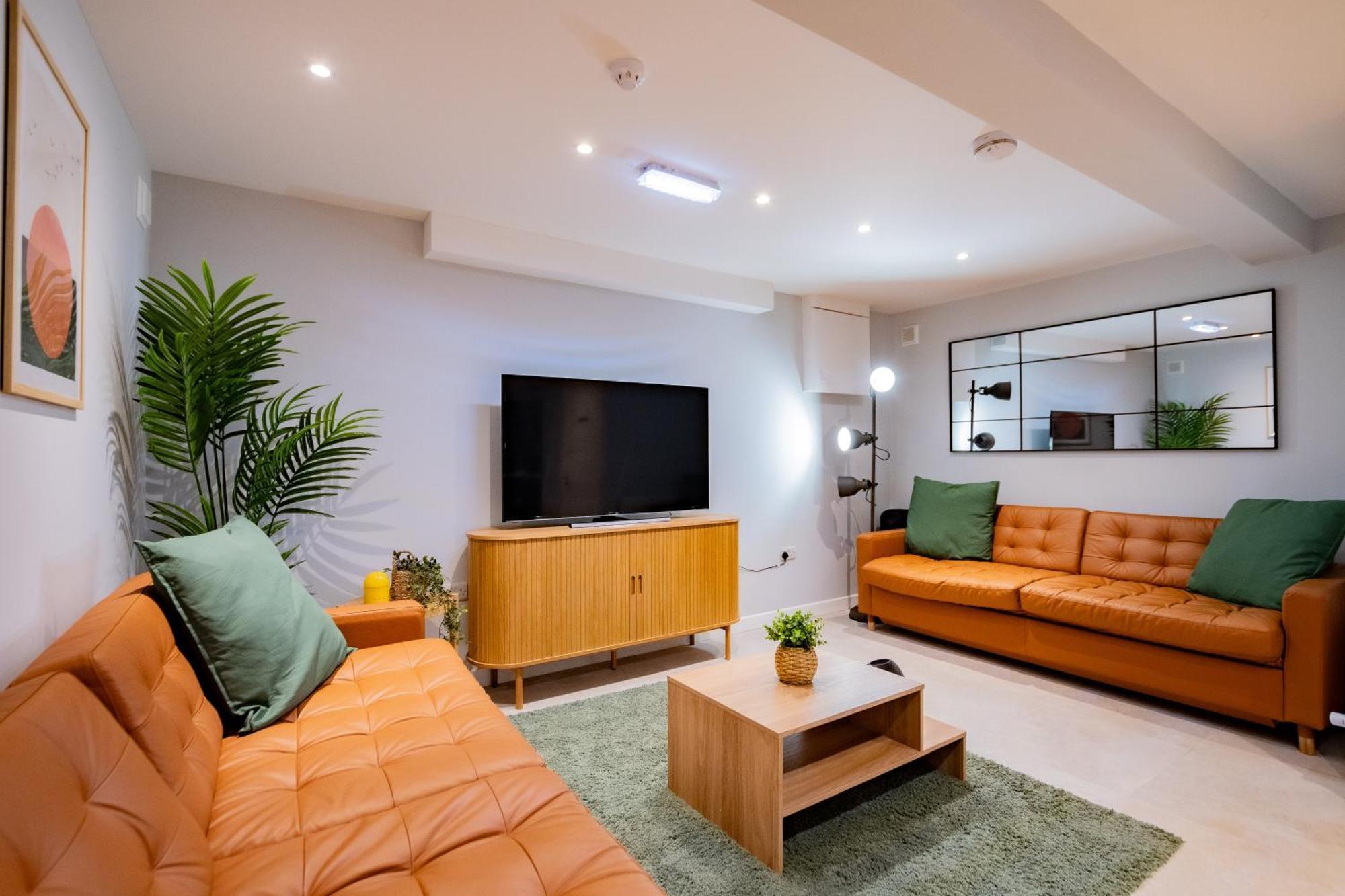 Vakantiehuis The Large Group House -sleeps 21 *