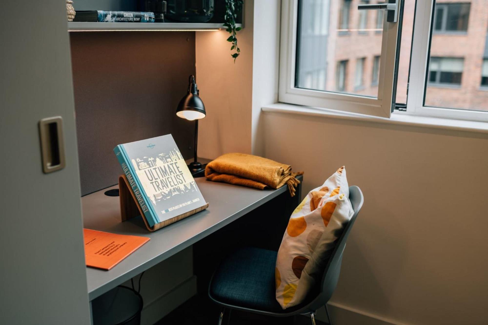 Point Campus In Docklands Apartment