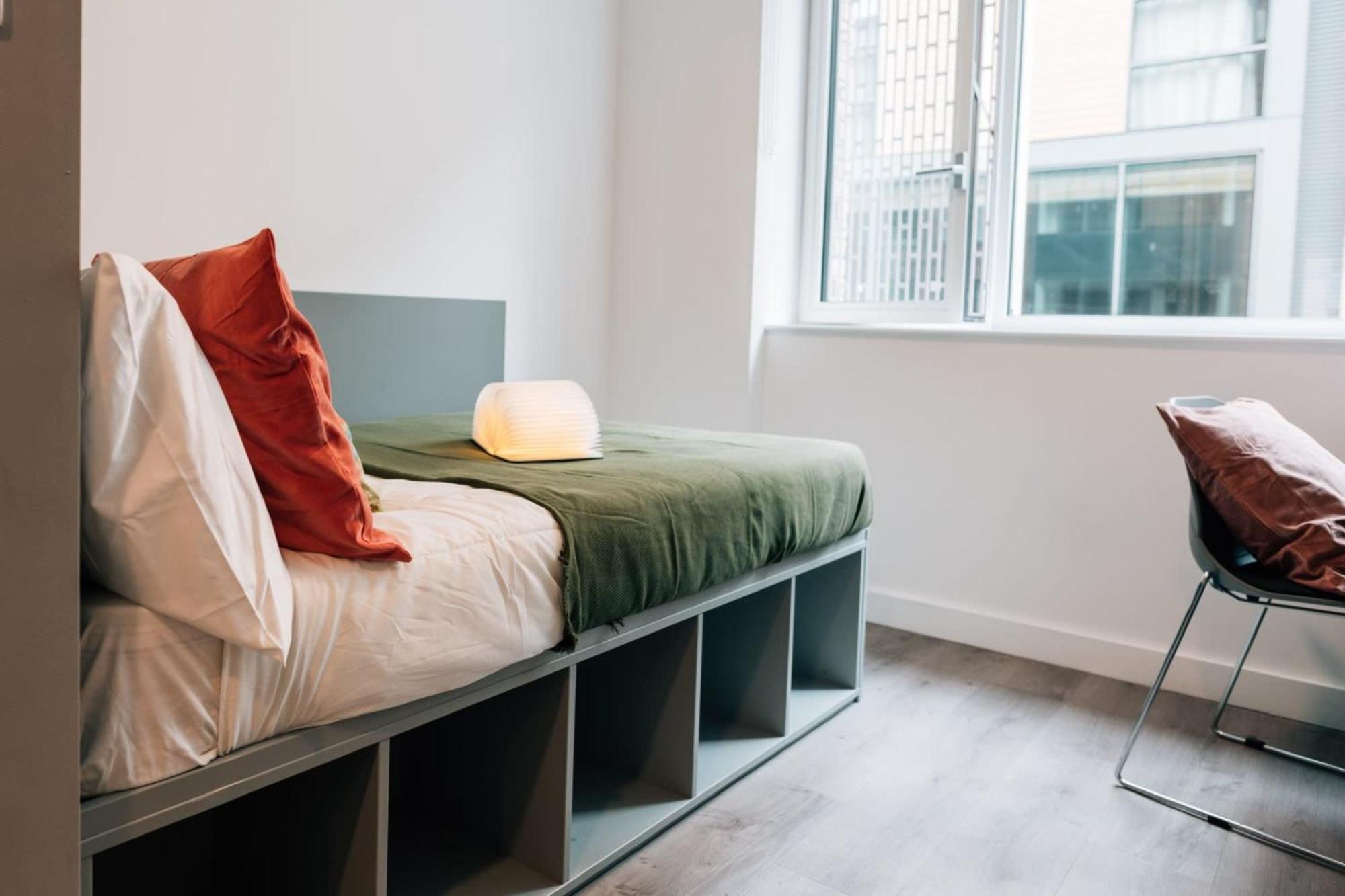 Point Campus In Docklands Apartment