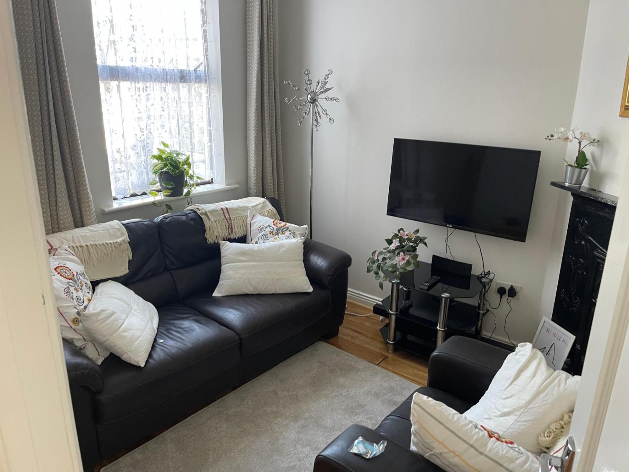 Pre - Post Flight Airport 20m Canal View Holiday home *