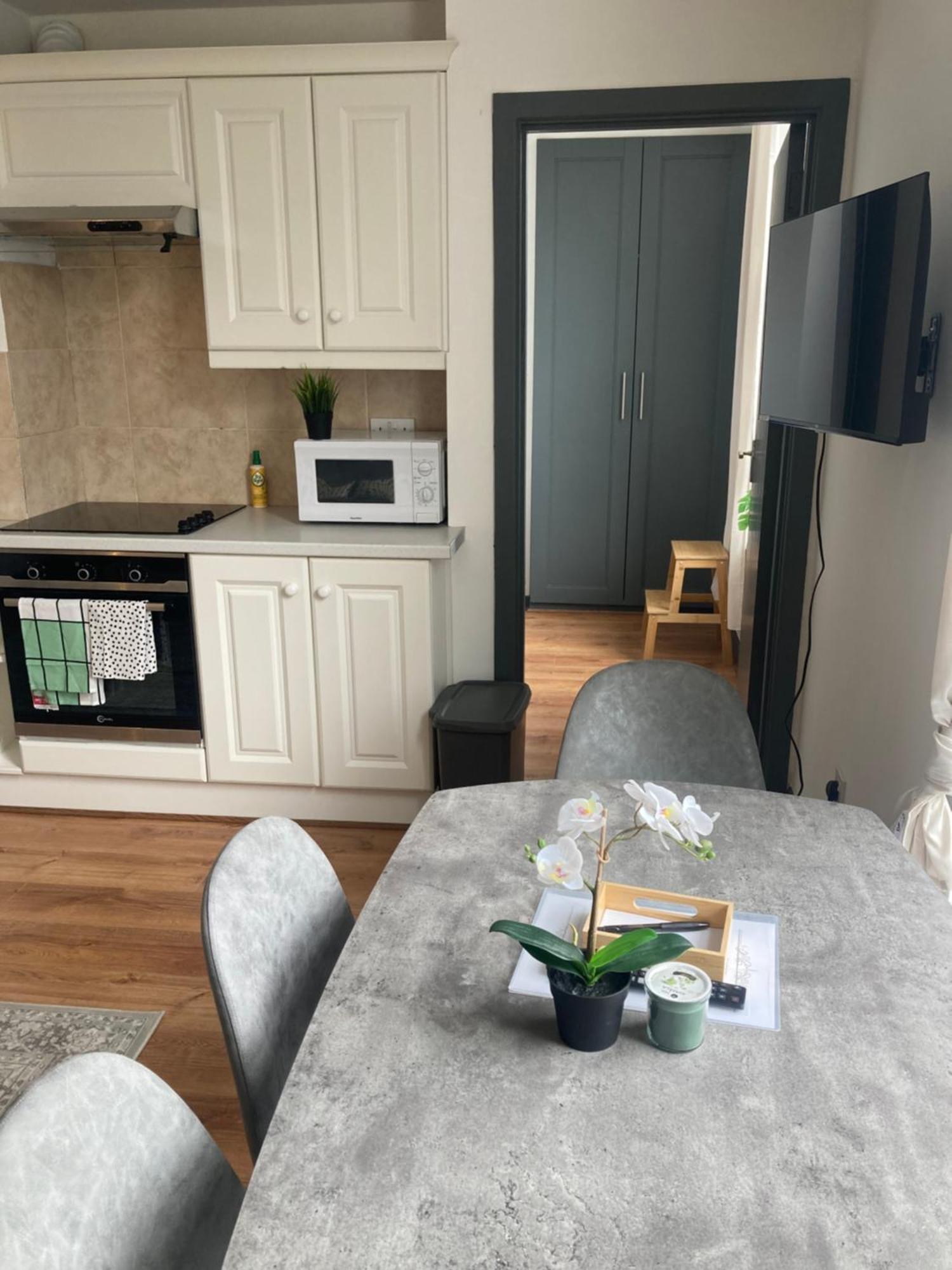 Viridian At 4 Apartment *