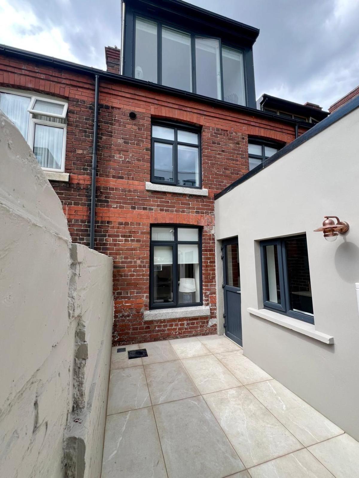 Ifsc Townhouse Apartments *