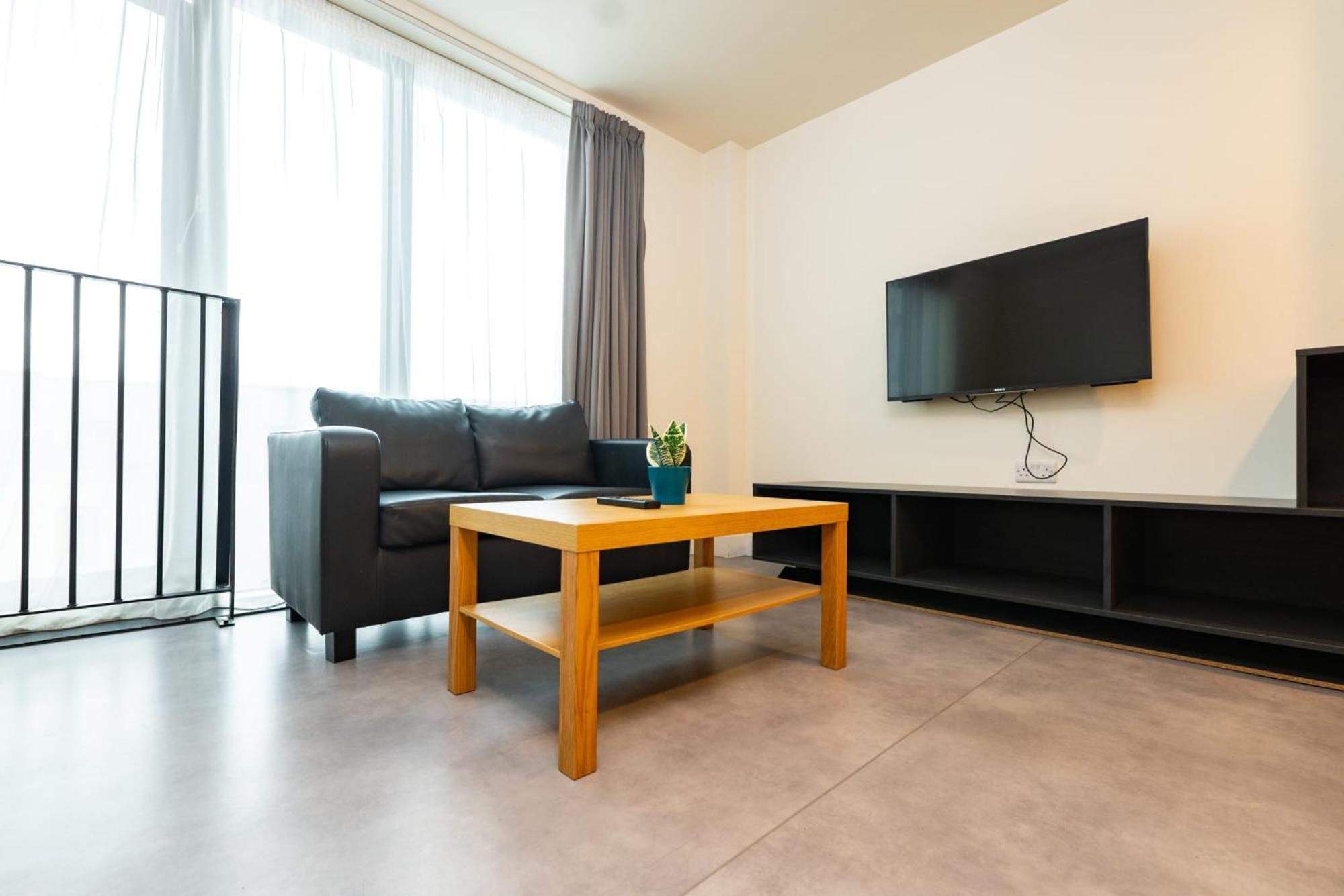 Apartment Stylish 3 Bedroom And Private Bedrooms At Dorset Point In Centre