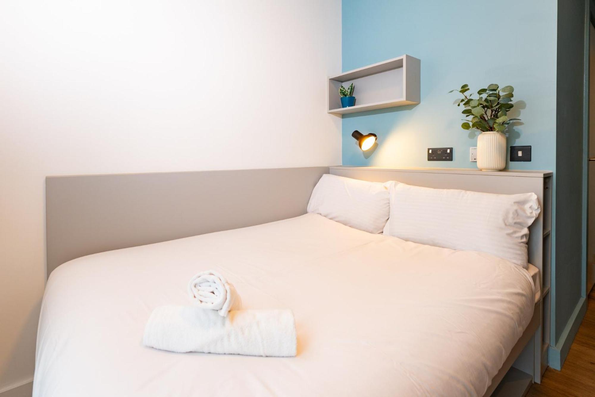 Modern 3 Bedroom And Private Bedrooms At The Loom In Apartment Dublin