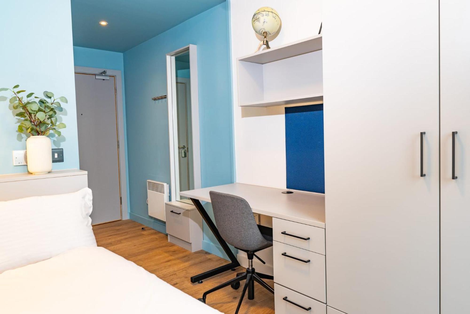 Modern 3 Bedroom And Private Bedrooms At The Loom In *