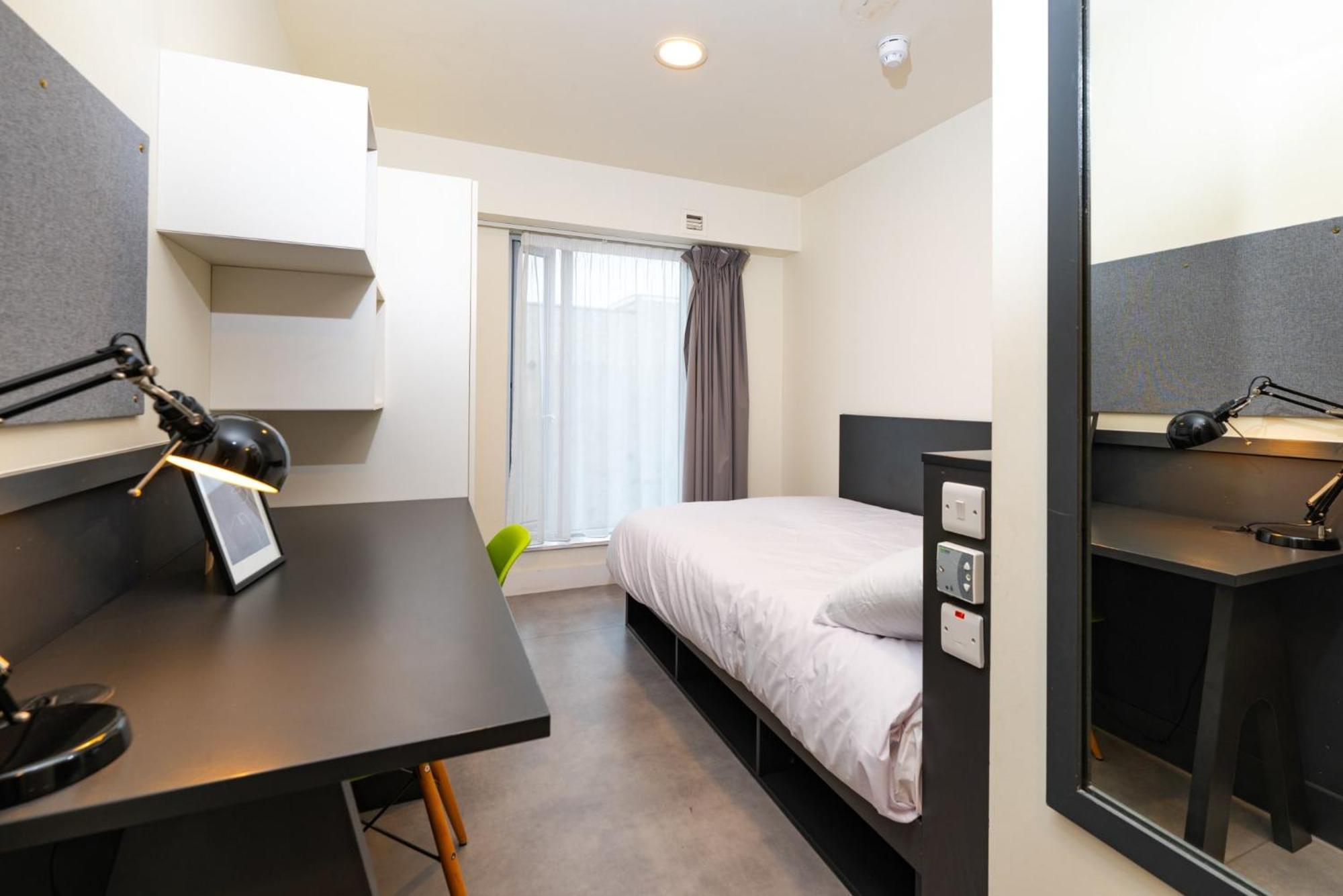 Apartment Stylish 3 Bedroom And Private Bedrooms At Dorset Point In Centre