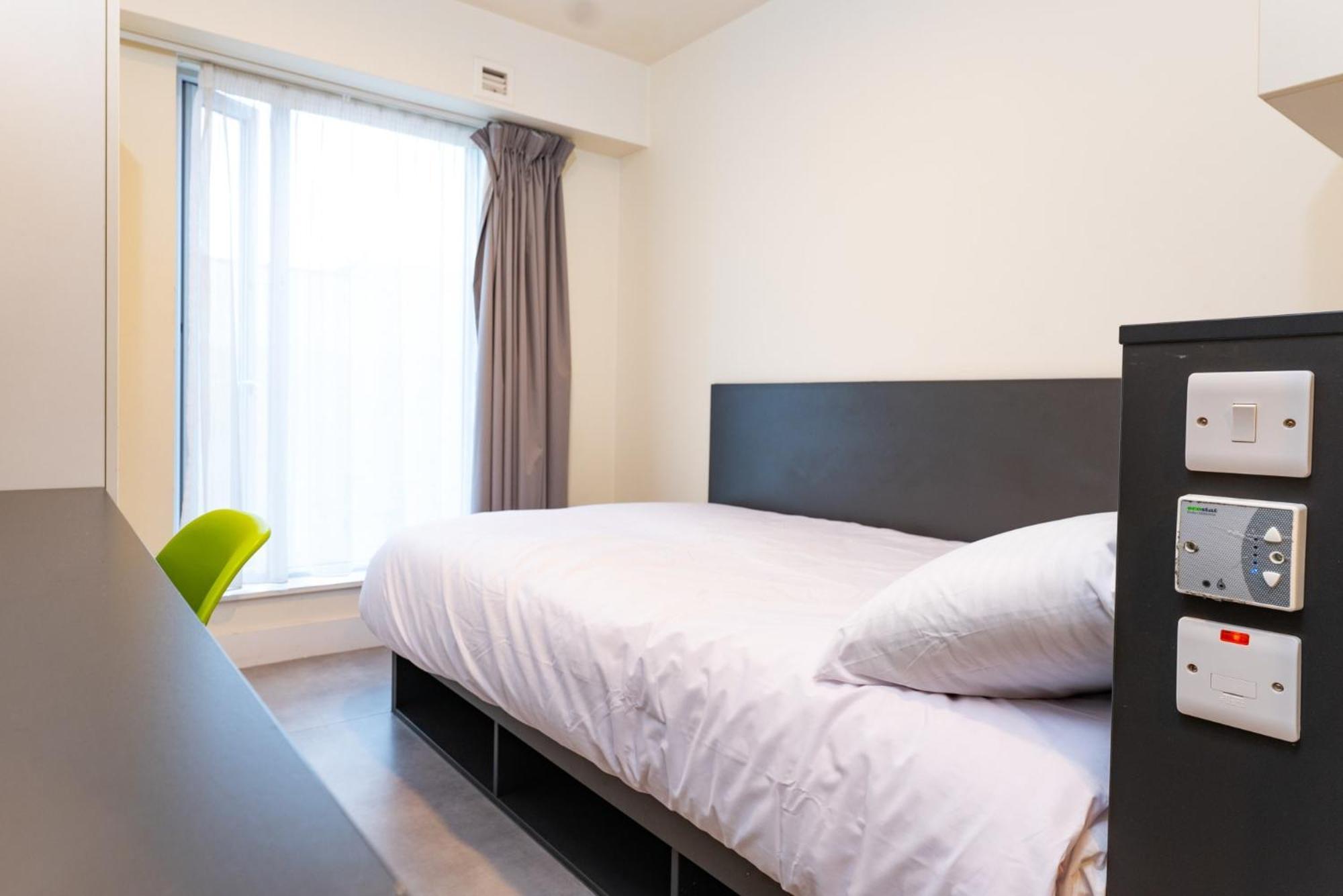 Apartment Stylish 3 Bedroom And Private Bedrooms At Dorset Point In Centre