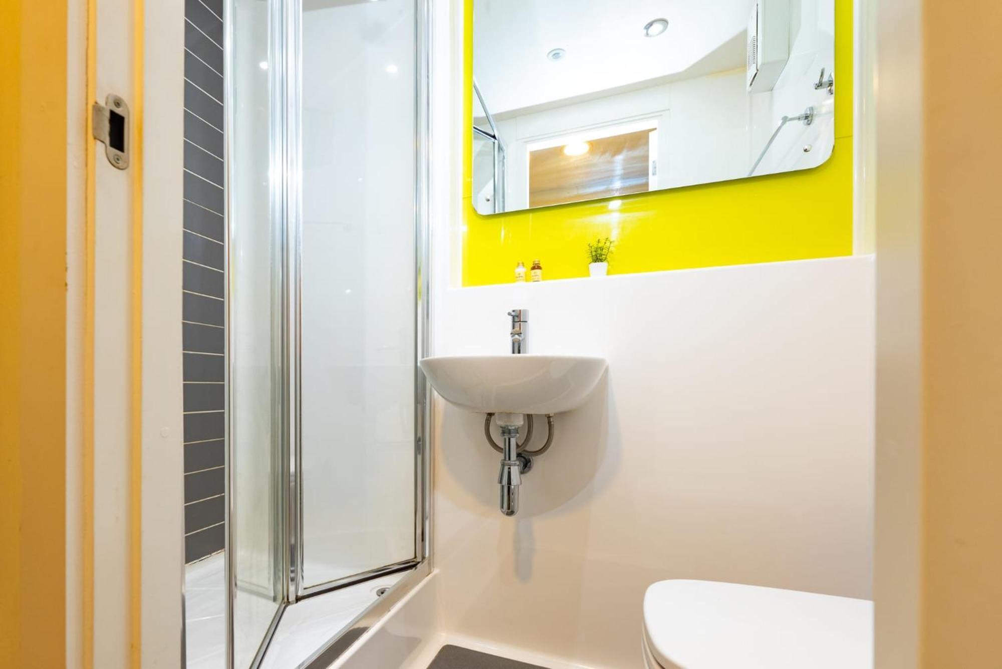 Apartment Stylish 3 Bedroom And Private Bedrooms At Dorset Point In Centre *