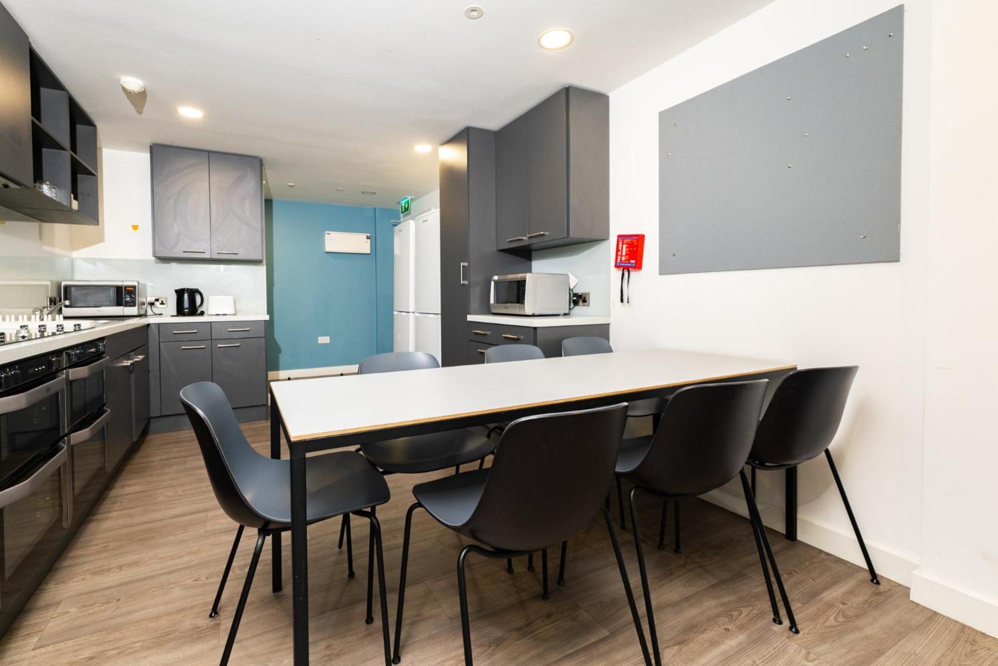 Chic And Private Bedrooms At Beckett House Near Centre Dublin