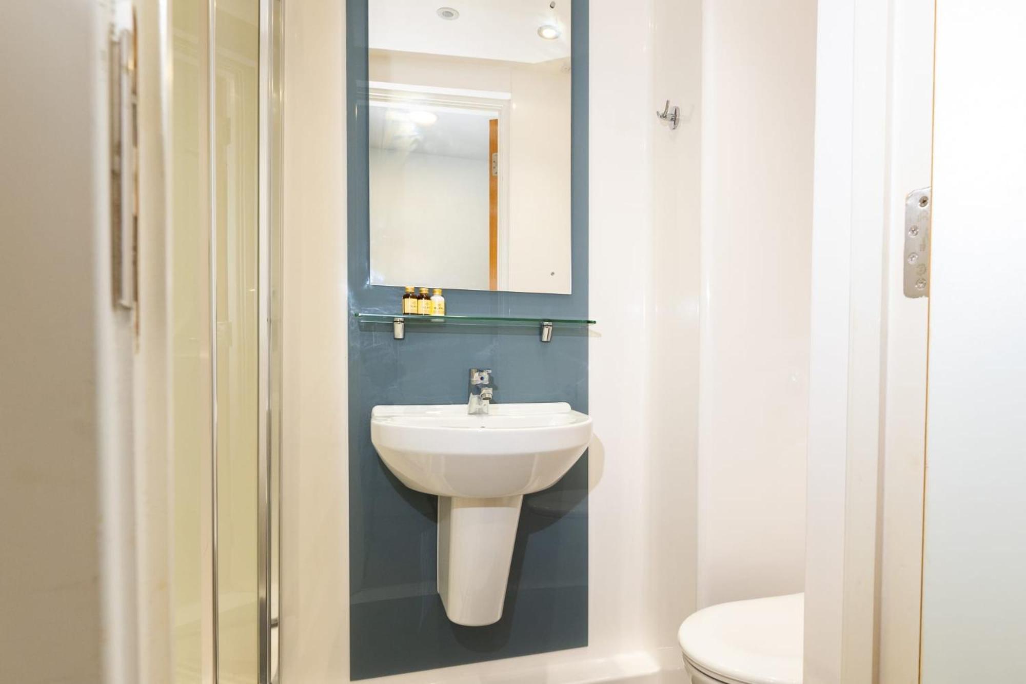Chic And Private Bedrooms At Beckett House Near Centre Apartment *