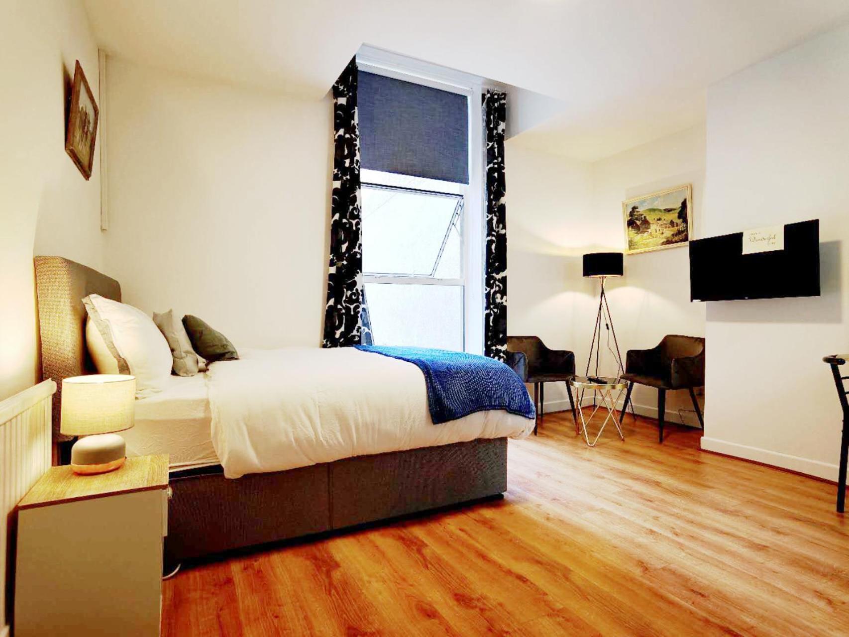 Viridian At 4 Apartment