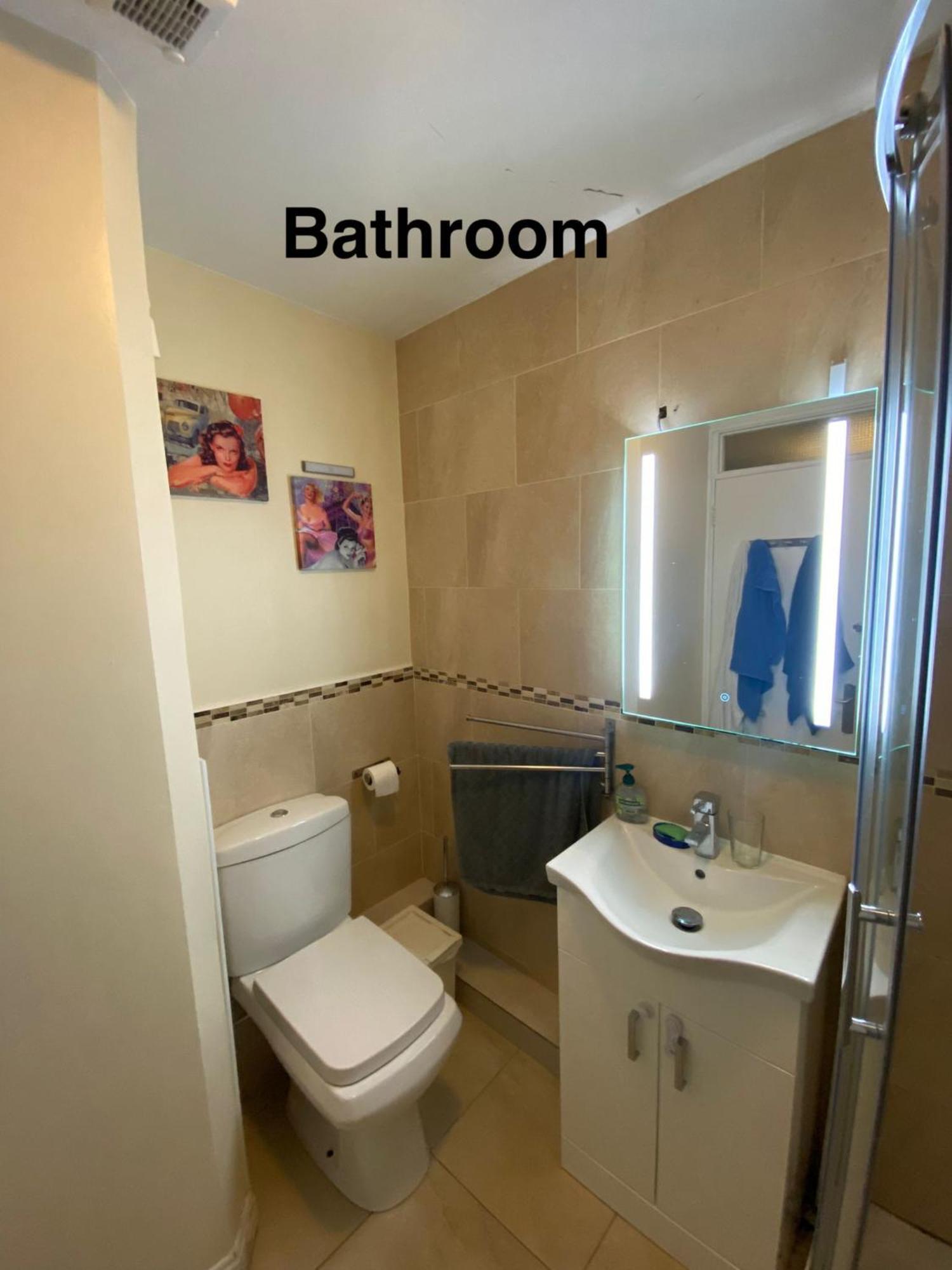 Centre - Tourists And Professionals Apartment