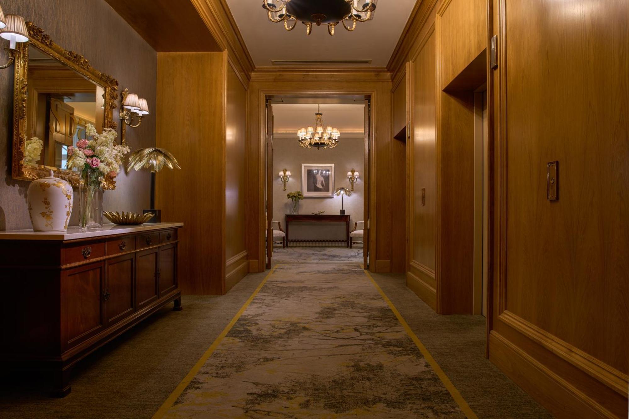 Intercontinental By Ihg Hotel