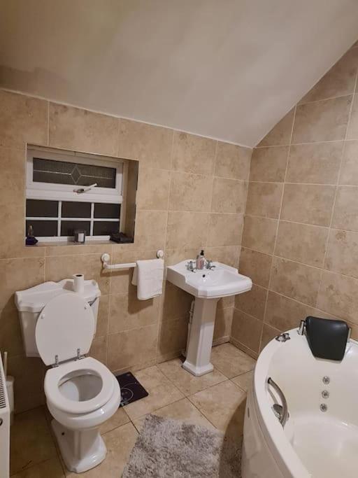 Apartment Entire Floor Based In Centre *