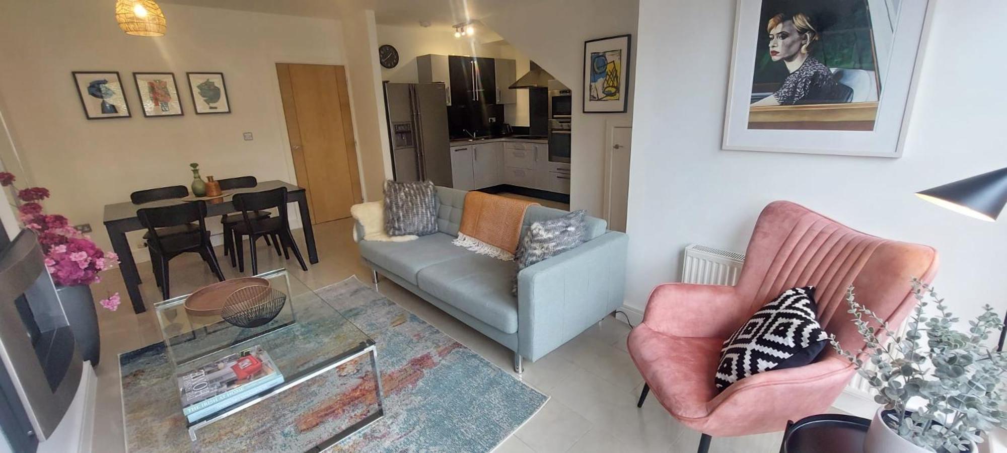 Elegantly Refurbed 2bd In Shankill - 3km From Bray *