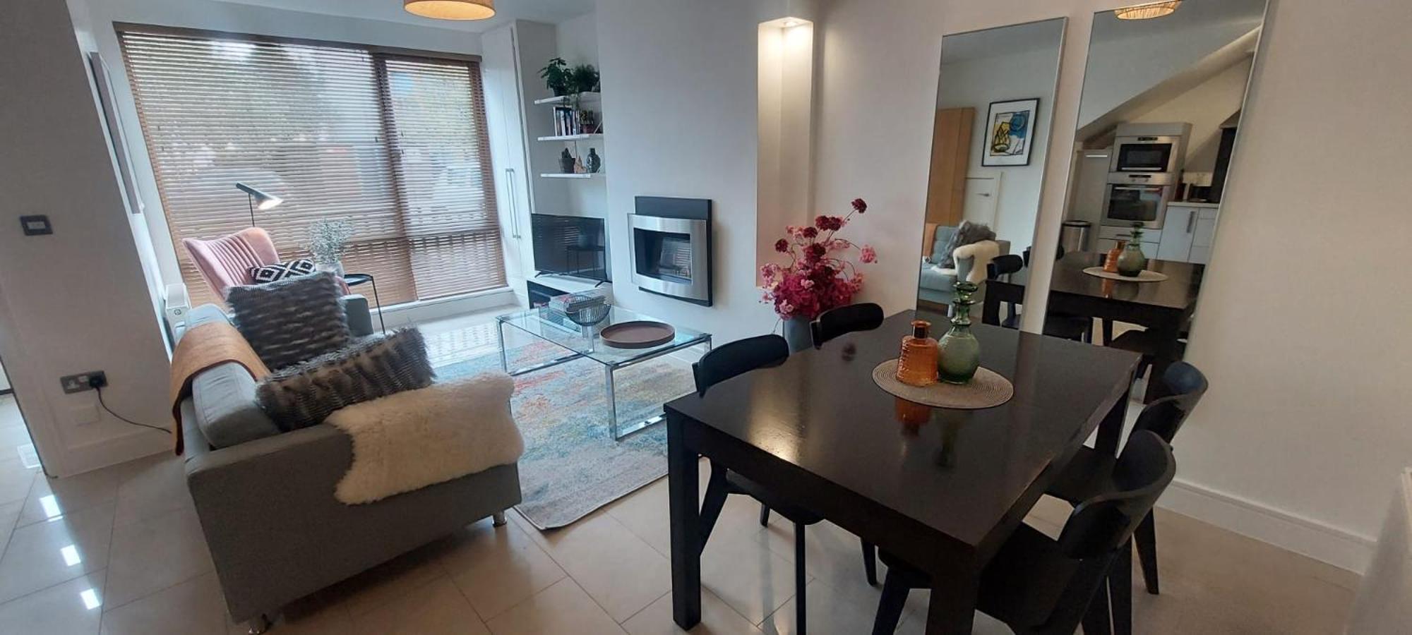 Elegantly Refurbed 2bd In Shankill - 3km From Bray Apartment