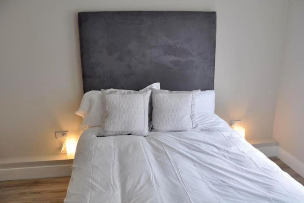 Luxury Large Stylish 2 Bed Apt, Sandymount Village Holiday home