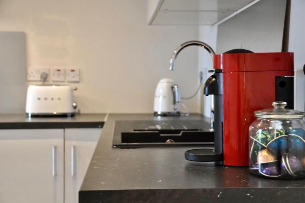 Holiday home Luxury Large Stylish 2 Bed Apt, Sandymount Village Dublin
