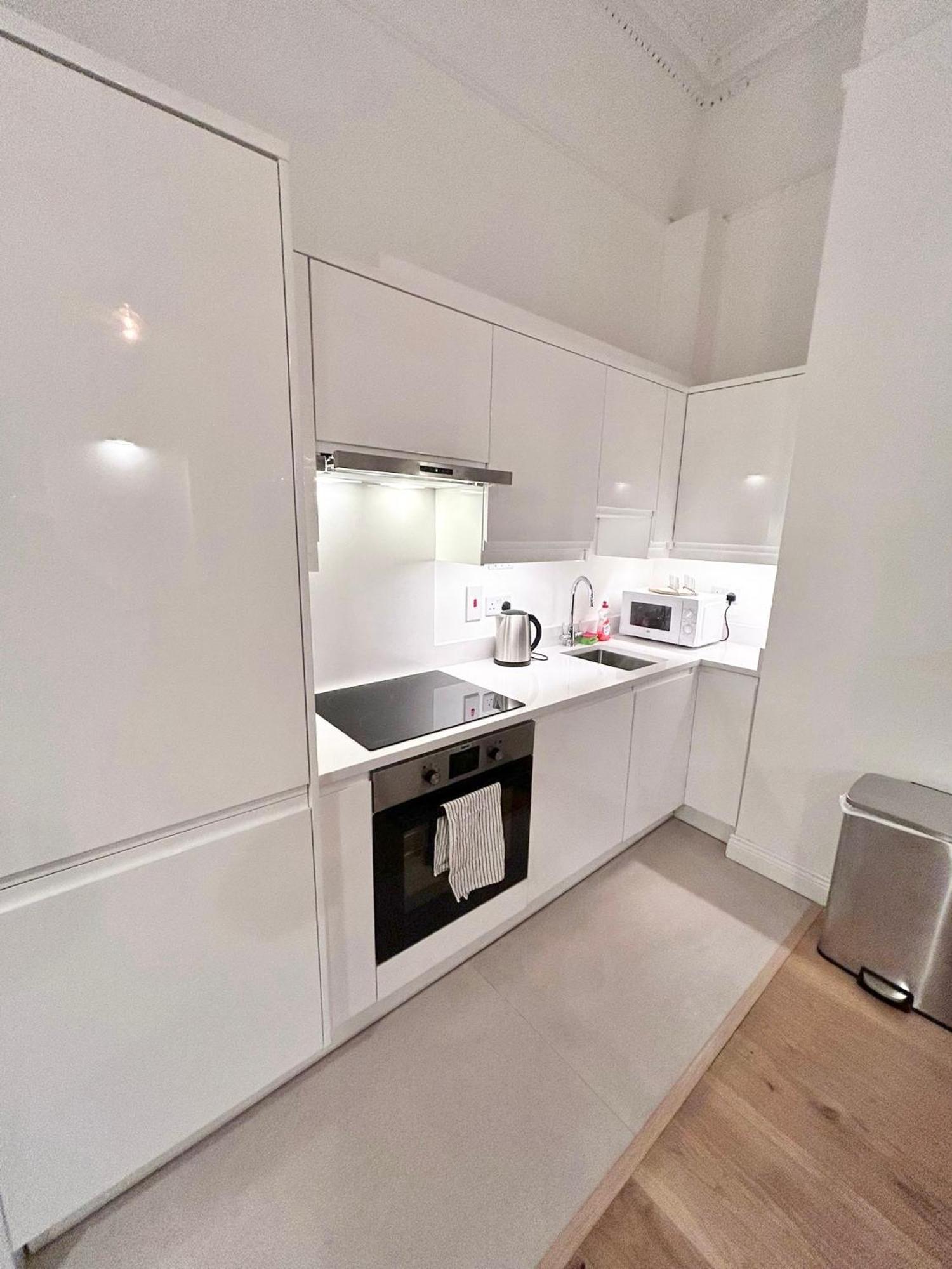 2 Bed In Centre *