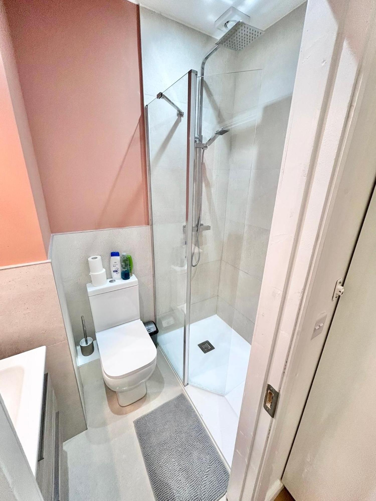 2 Bed In Centre Dublin