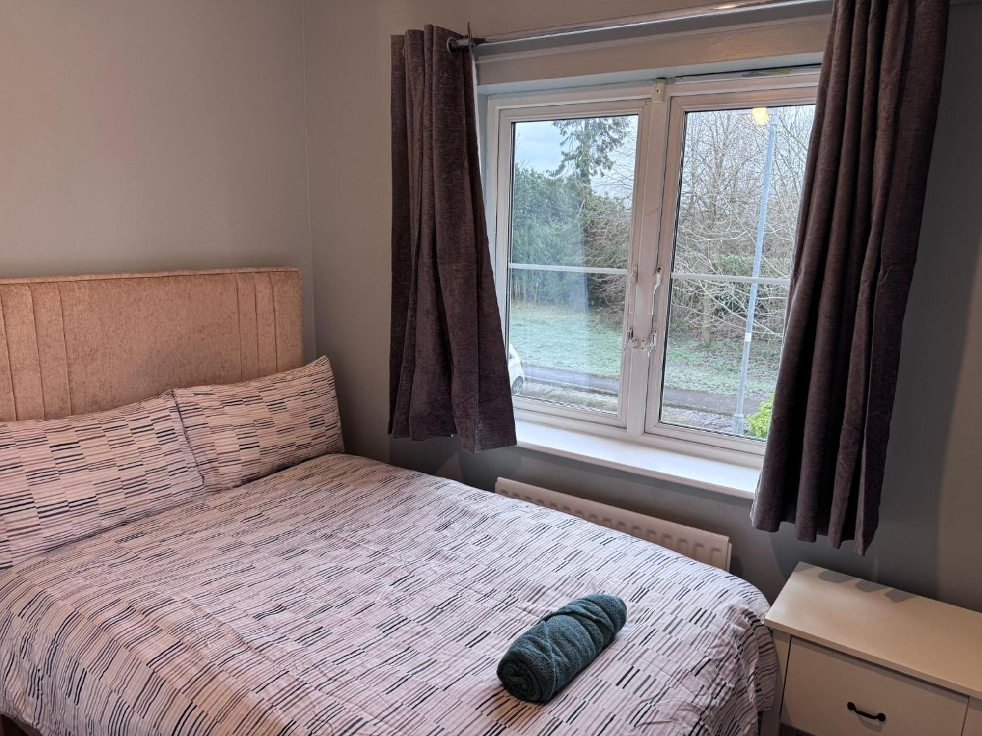 Entire Place Close To Airport & Apartment *