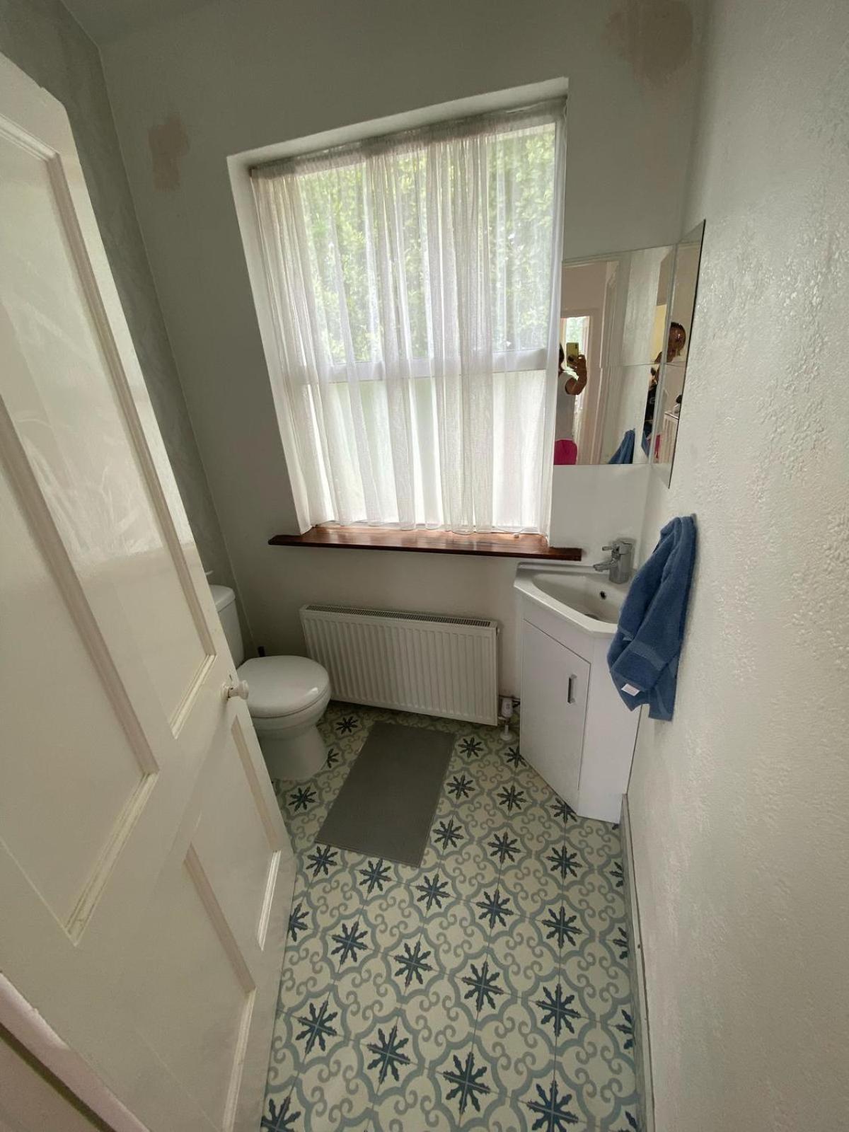 Lovely Bed Close To Center